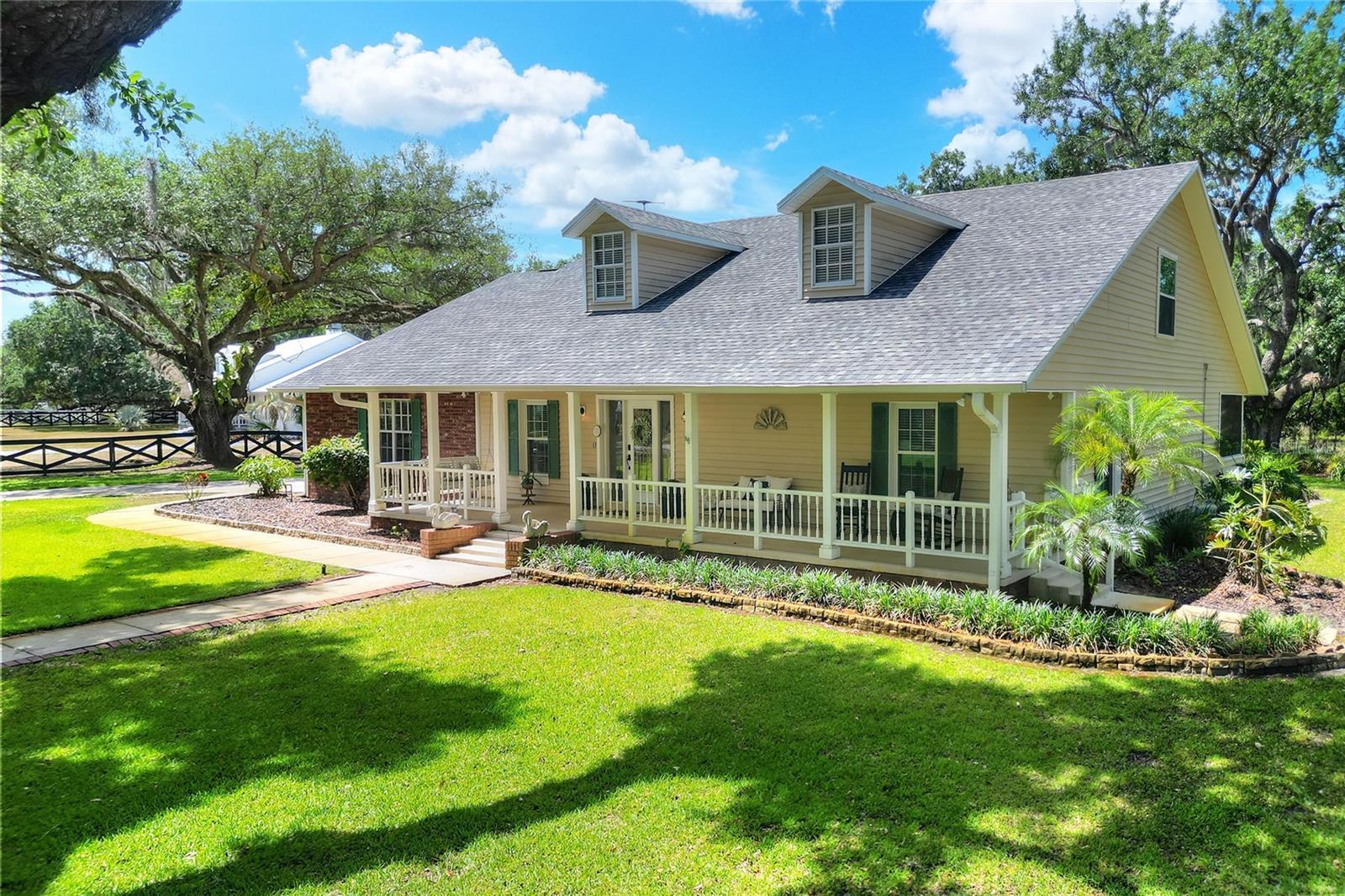 Image 3 of 57 For 930 Country Oaks Lane