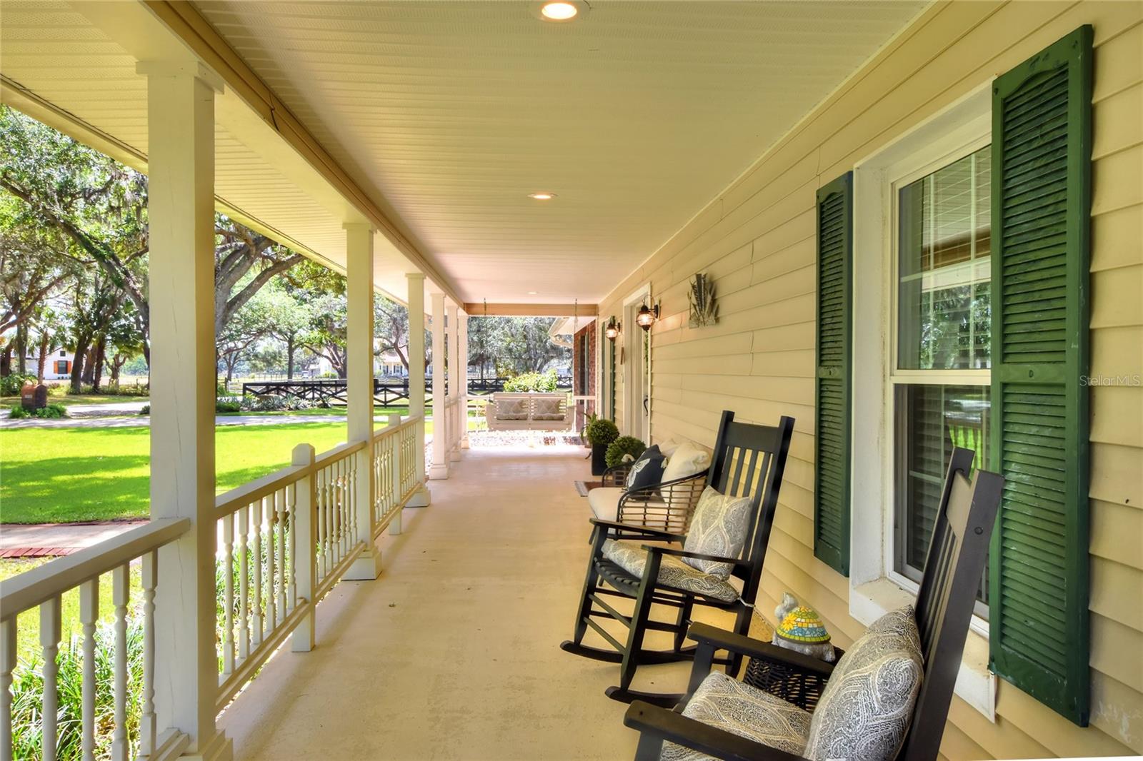 Image 4 of 57 For 930 Country Oaks Lane