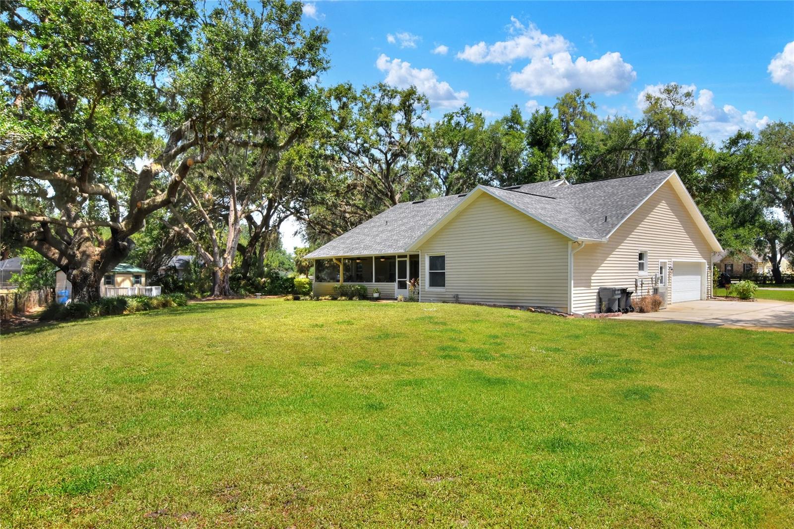 Image 49 of 57 For 930 Country Oaks Lane