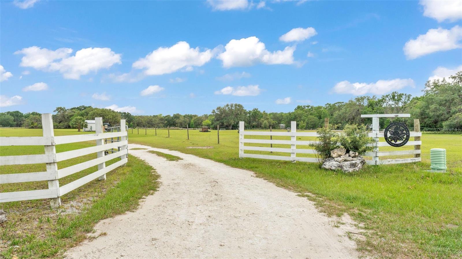 Image 4 of 69 For 4773 47th Boulevard