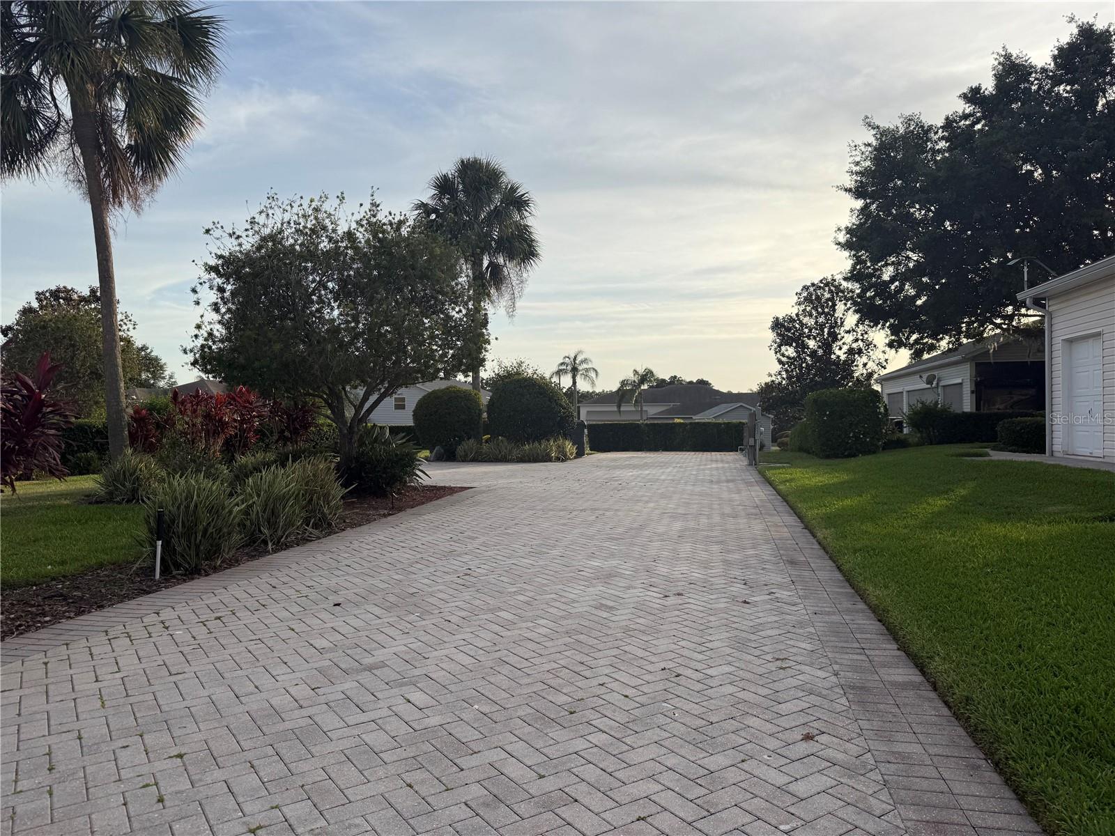 Image 10 of 21 For 352 Travelers Dr
