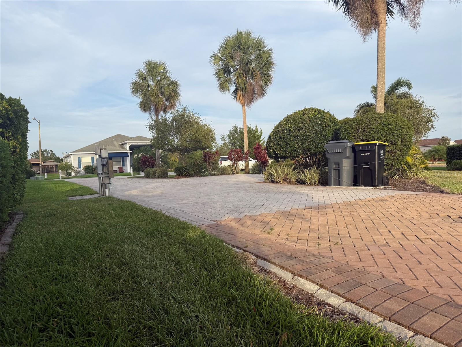 Image 21 of 21 For 352 Travelers Dr