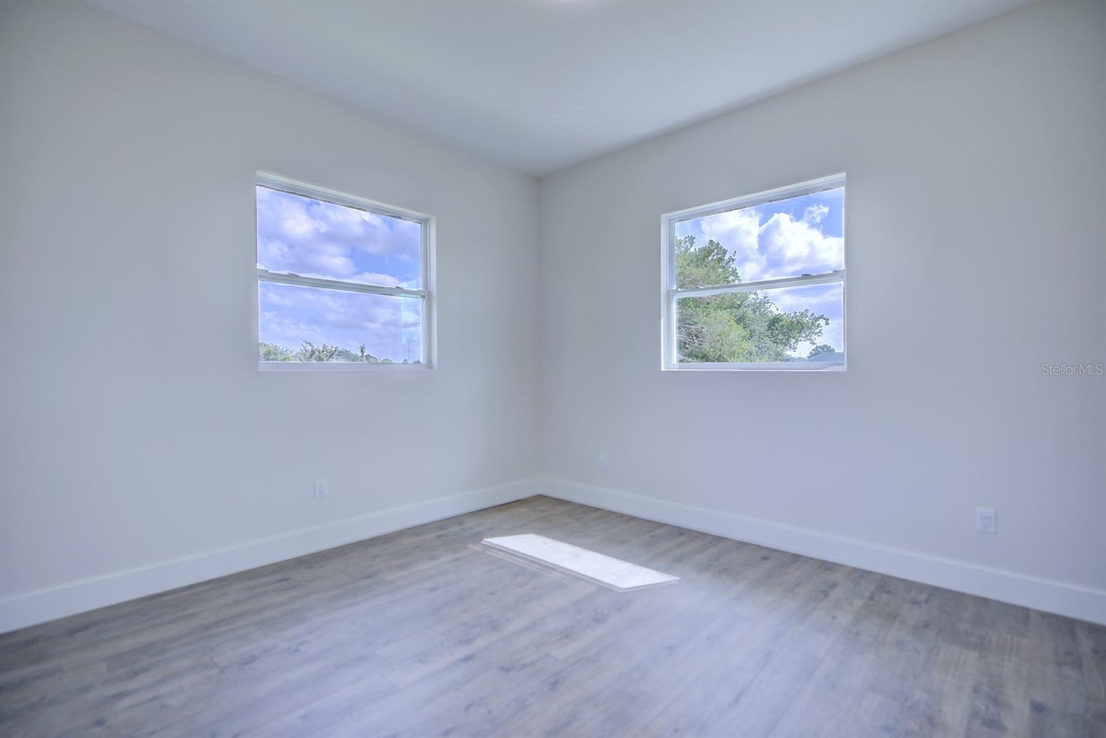 Image 17 of 38 For 5224 Columbus Boulevard