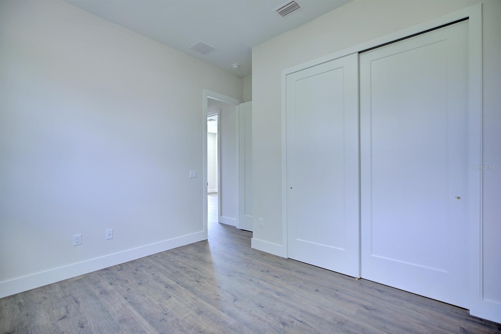 Image 21 of 38 For 5224 Columbus Boulevard