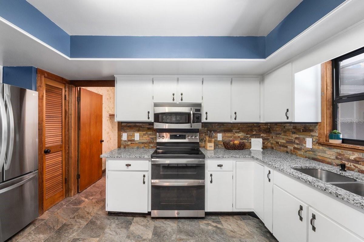 Image 18 of 69 For 3805 Gaines Drive