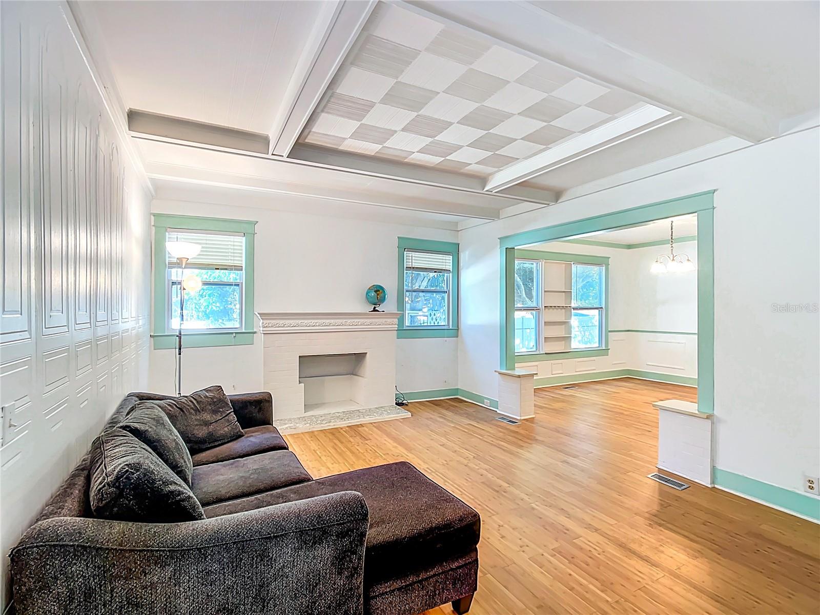 Image 6 of 39 For 649 Ave J Nw