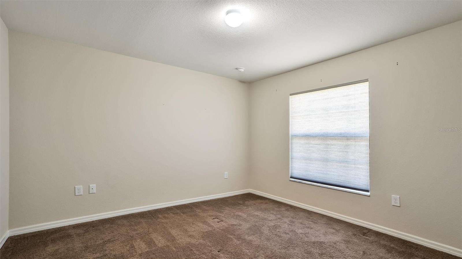 Image 12 of 16 For 246 Cove At Eagle Lake Circle