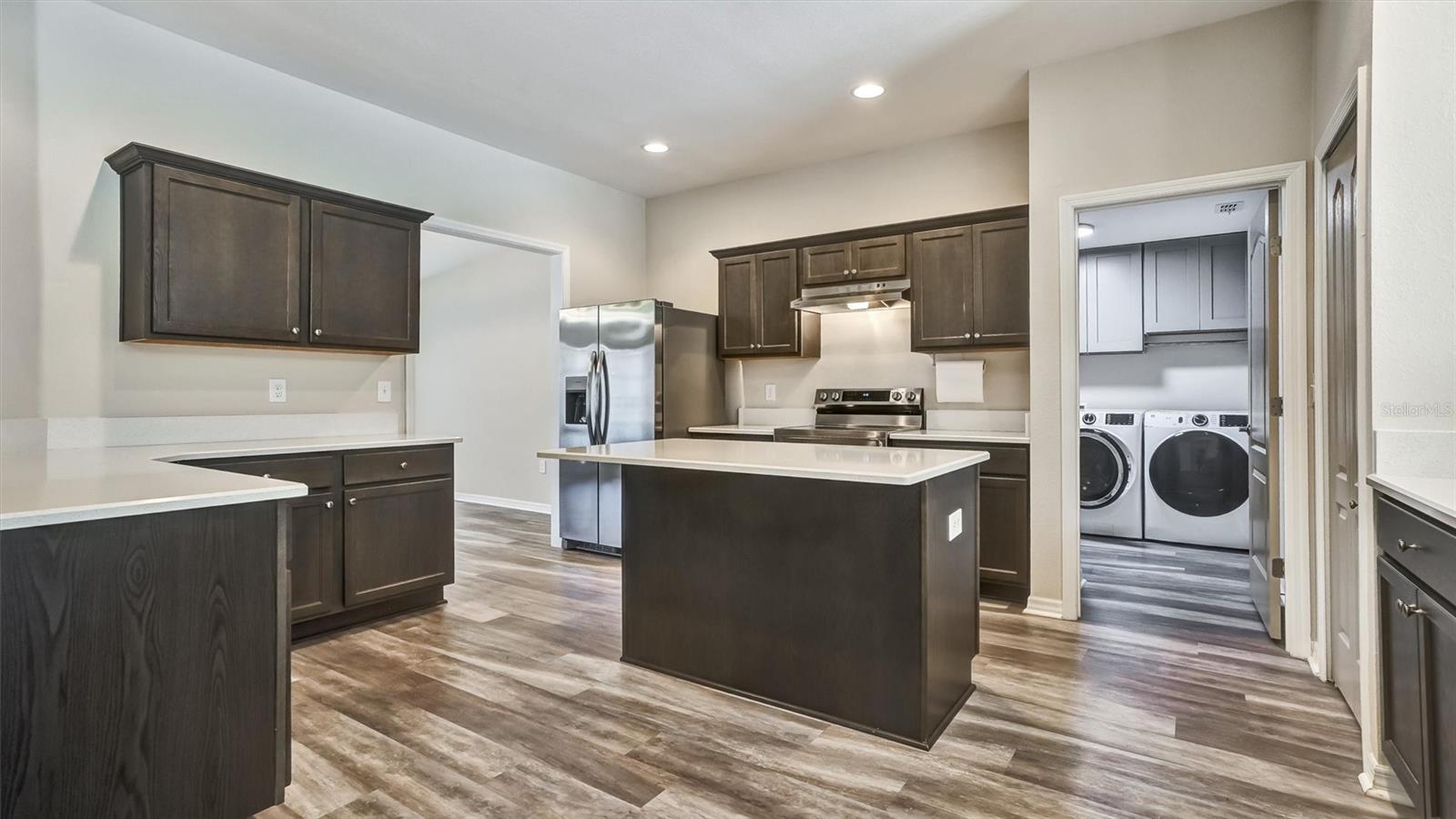 Image 4 of 16 For 246 Cove At Eagle Lake Circle