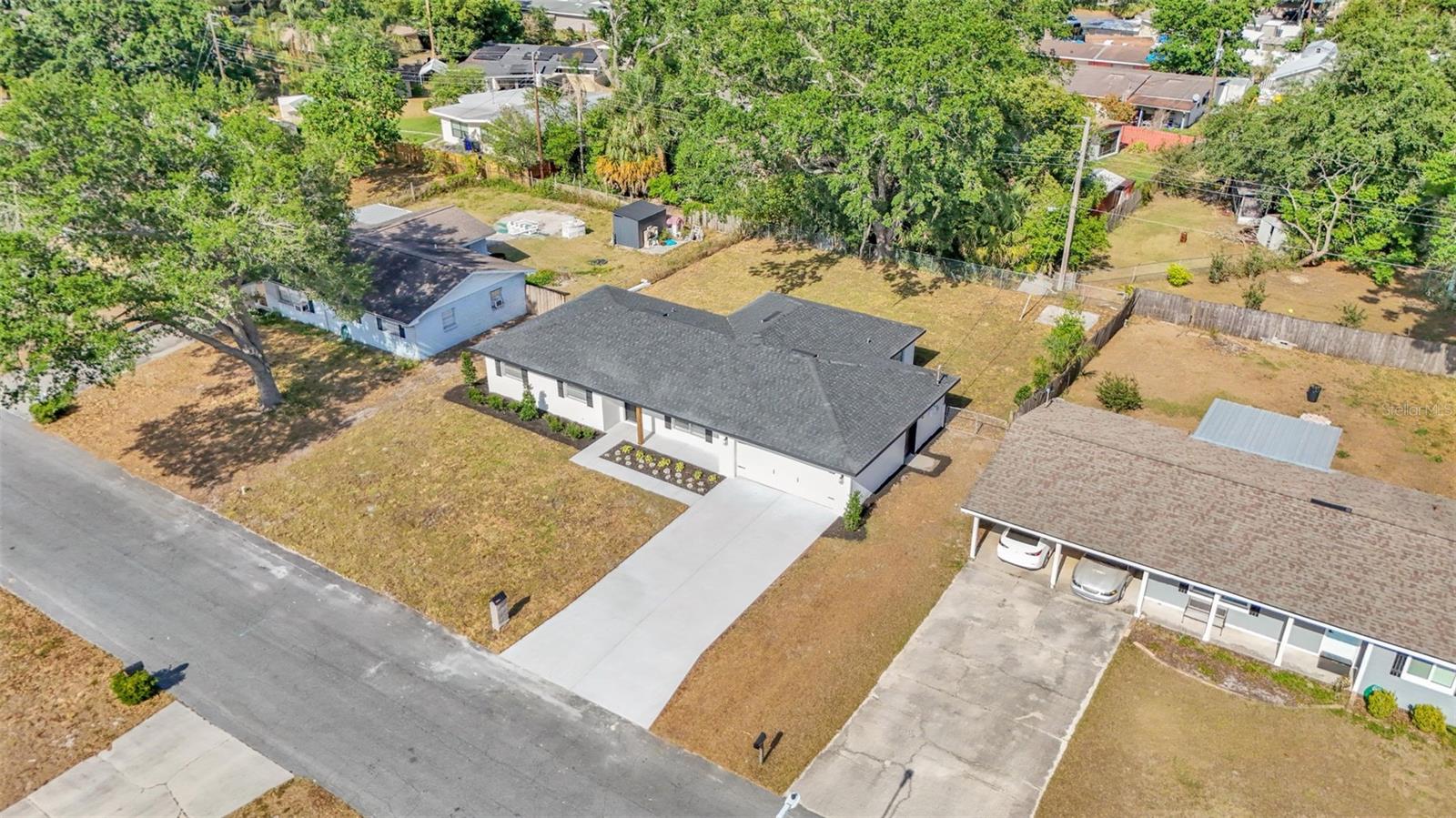 Image 3 of 32 For 4028 Wellington Drive