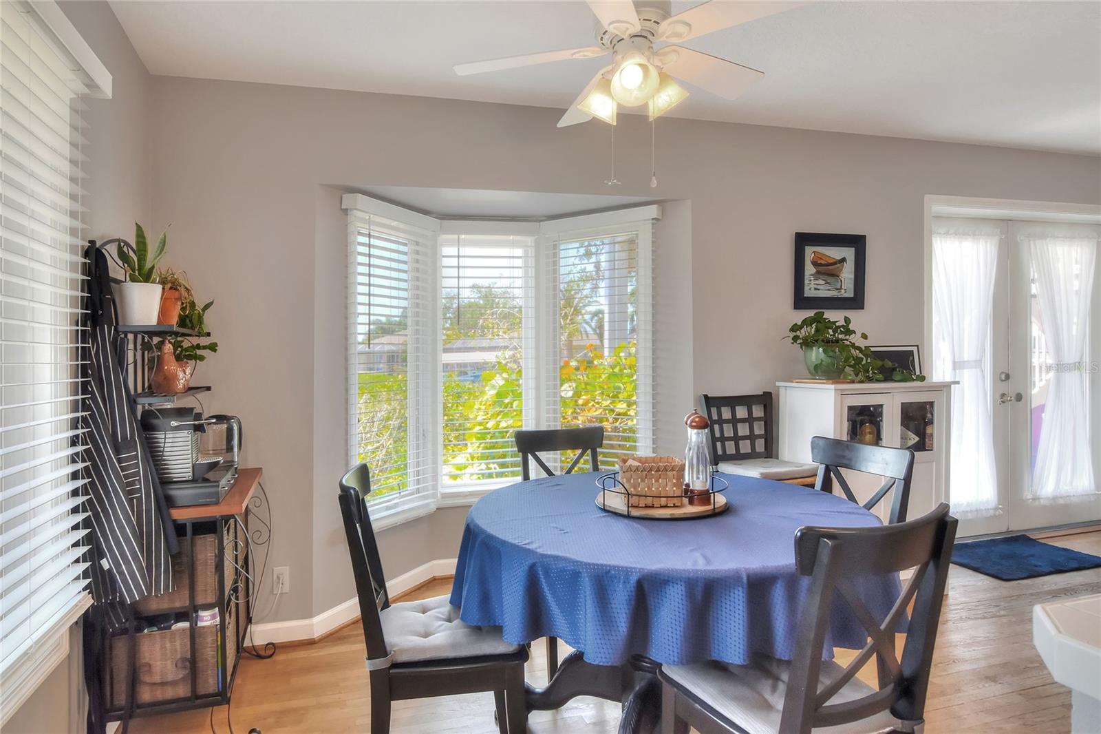 Image 18 of 70 For 4116 4th Avenue Ne