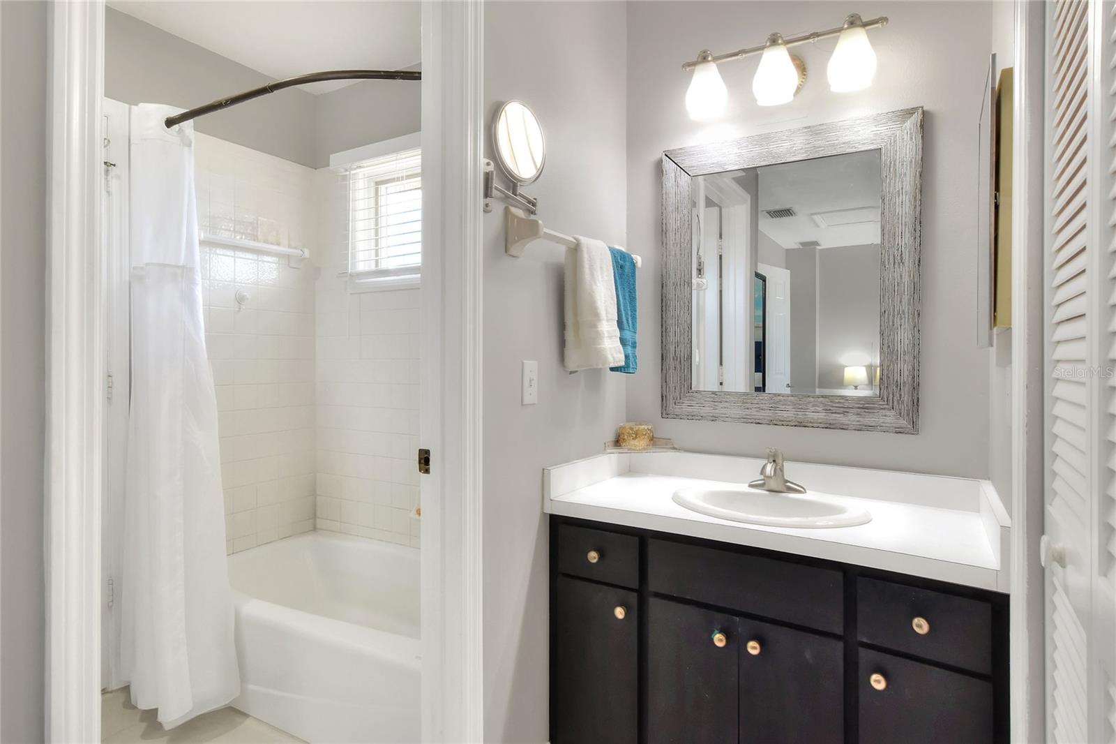 Image 42 of 70 For 4116 4th Avenue Ne