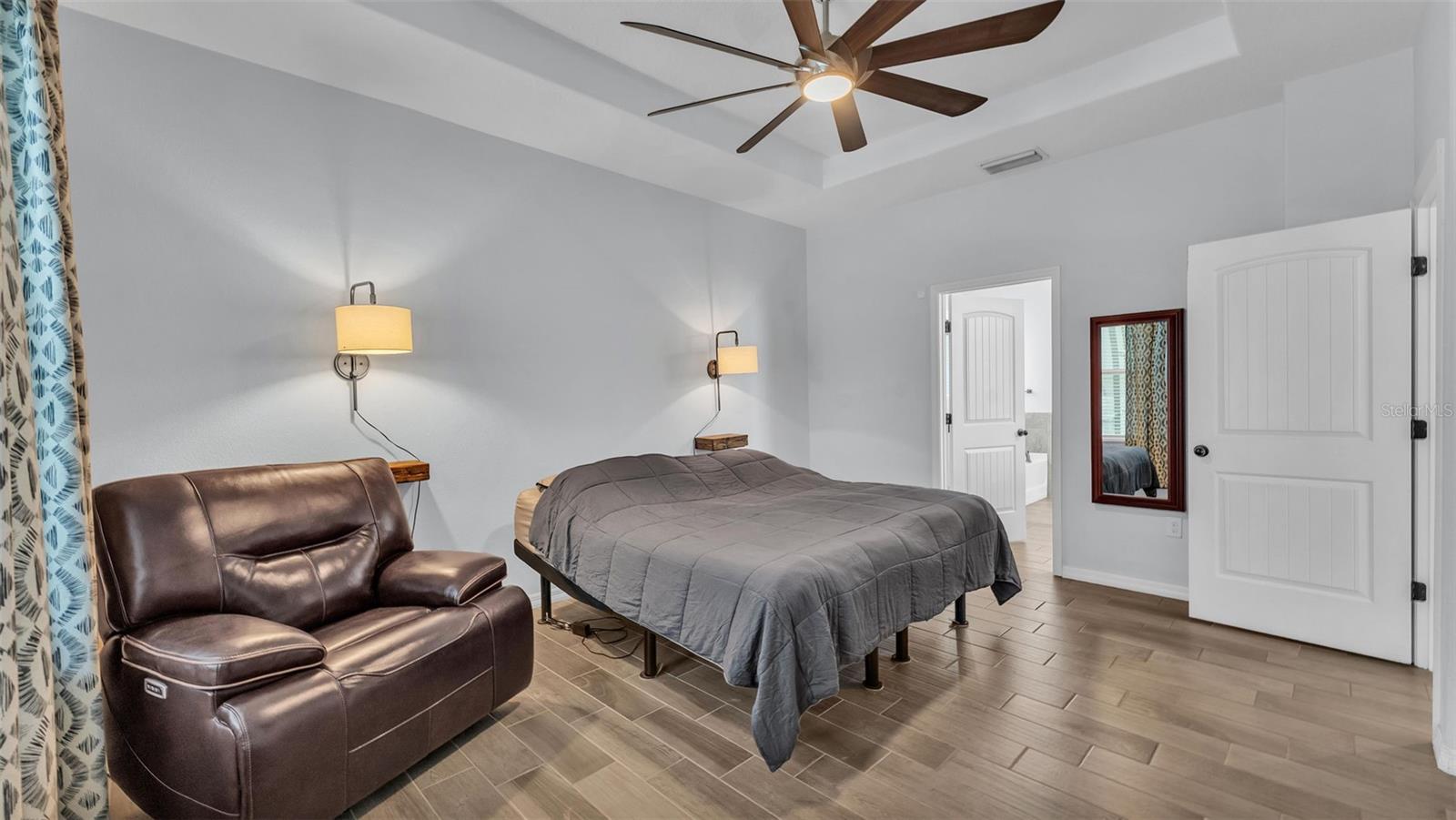 Image 43 of 56 For 2277 Bella Luna Circle