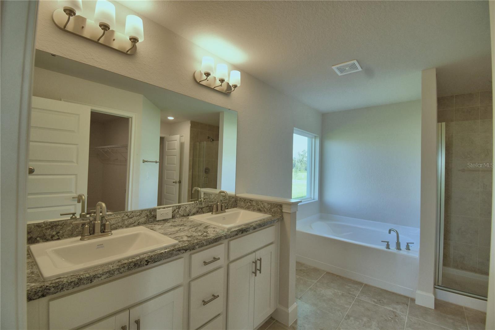 Image 33 of 48 For 580 Jett Lane