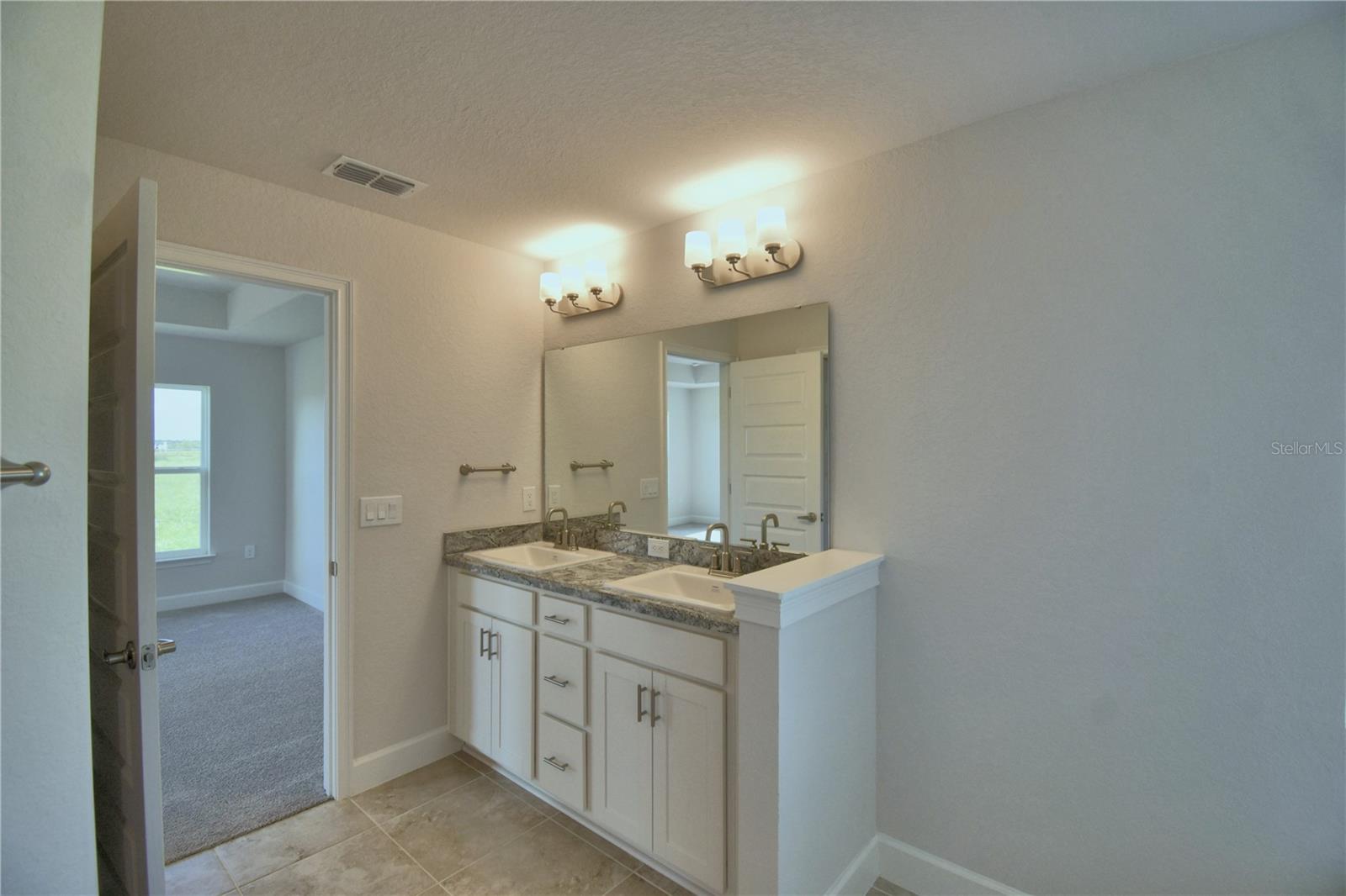 Image 36 of 48 For 580 Jett Lane