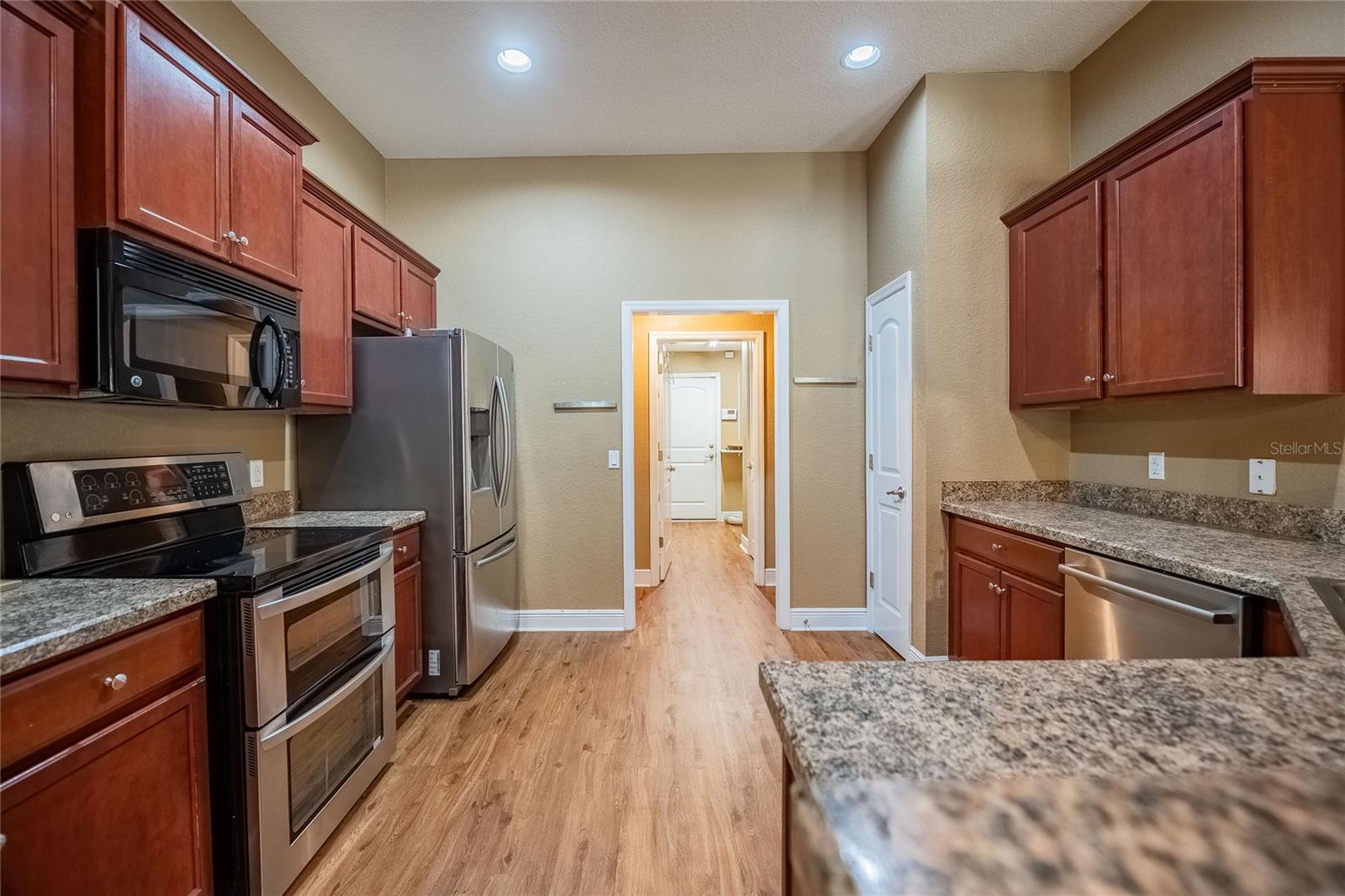 Image 20 of 50 For 2933 Blackwater Oaks Drive