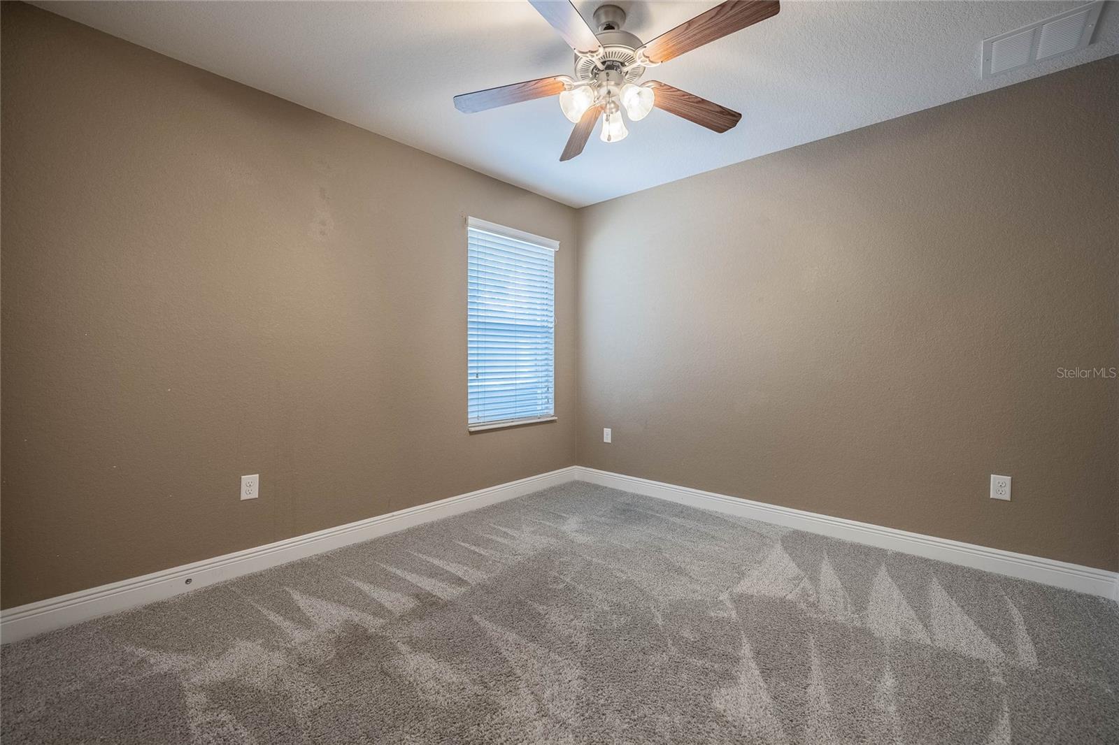 Image 26 of 50 For 2933 Blackwater Oaks Drive