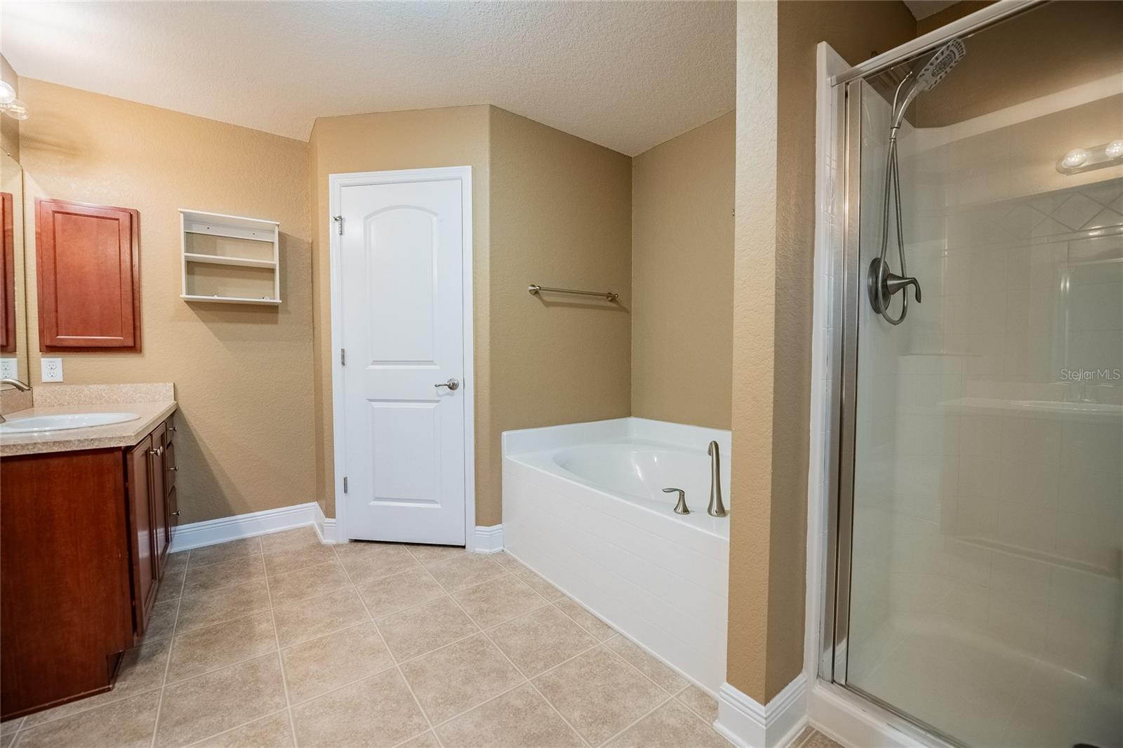 Image 32 of 50 For 2933 Blackwater Oaks Drive