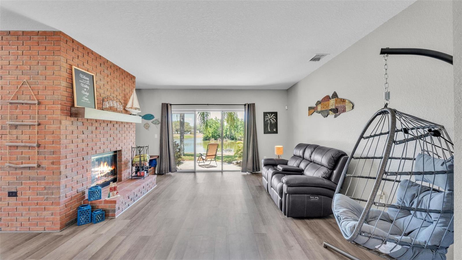 Image 16 of 56 For 1854 Sherwood Lakes Boulevard
