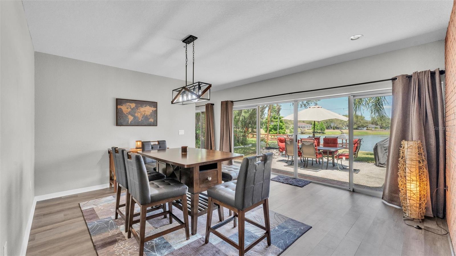 Image 23 of 56 For 1854 Sherwood Lakes Boulevard
