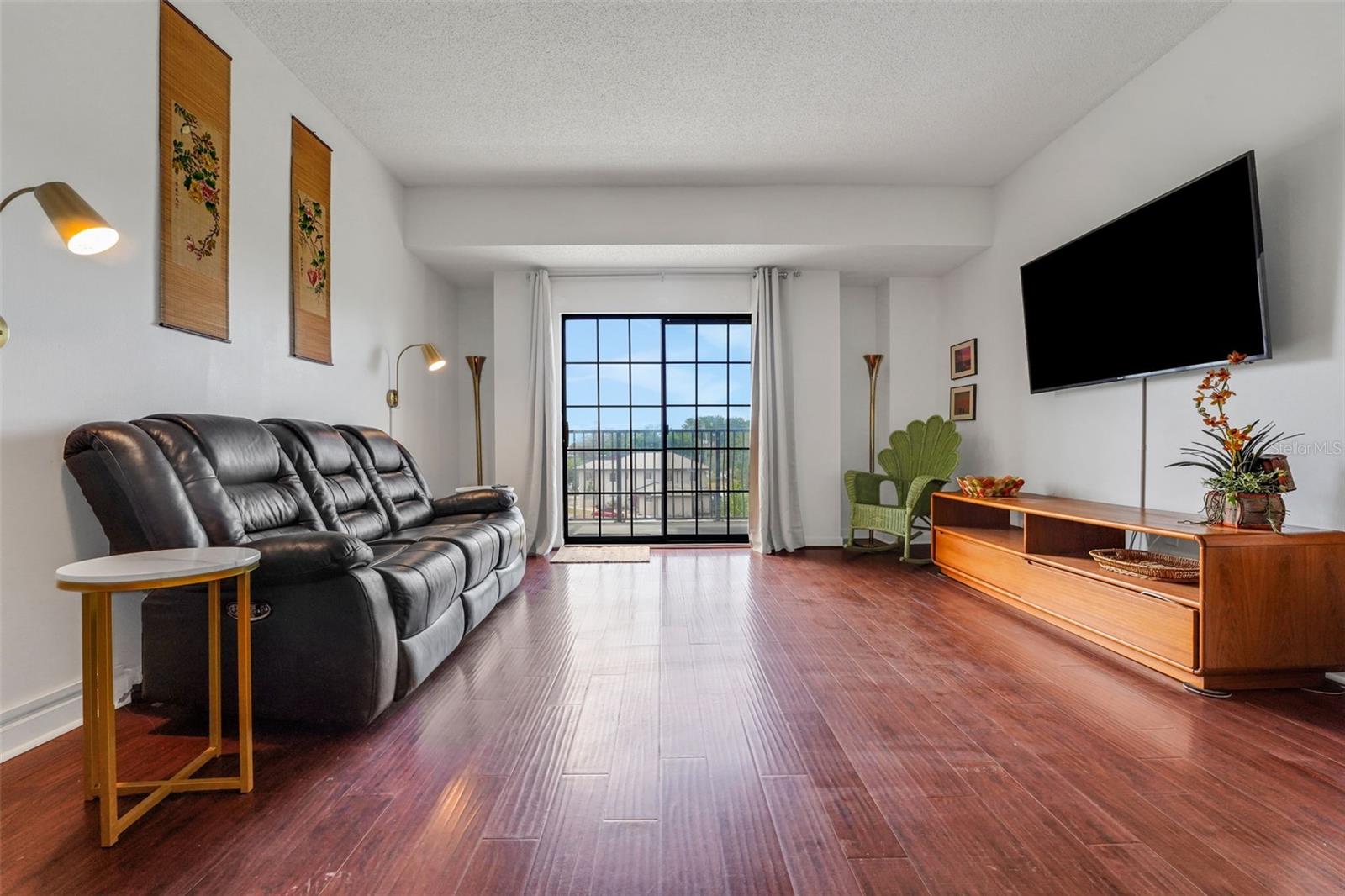 Image 12 of 47 For 235 6th Street Nw 307
