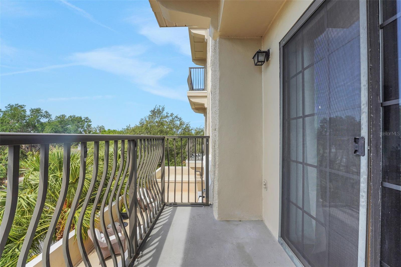 Image 16 of 47 For 235 6th Street Nw 307