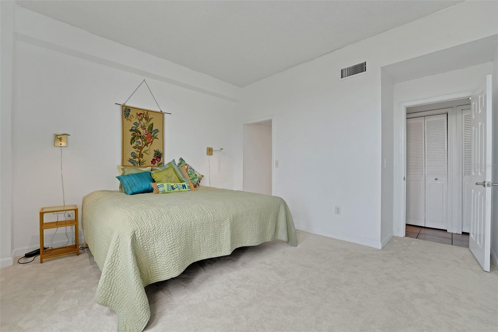 Image 18 of 47 For 235 6th Street Nw 307