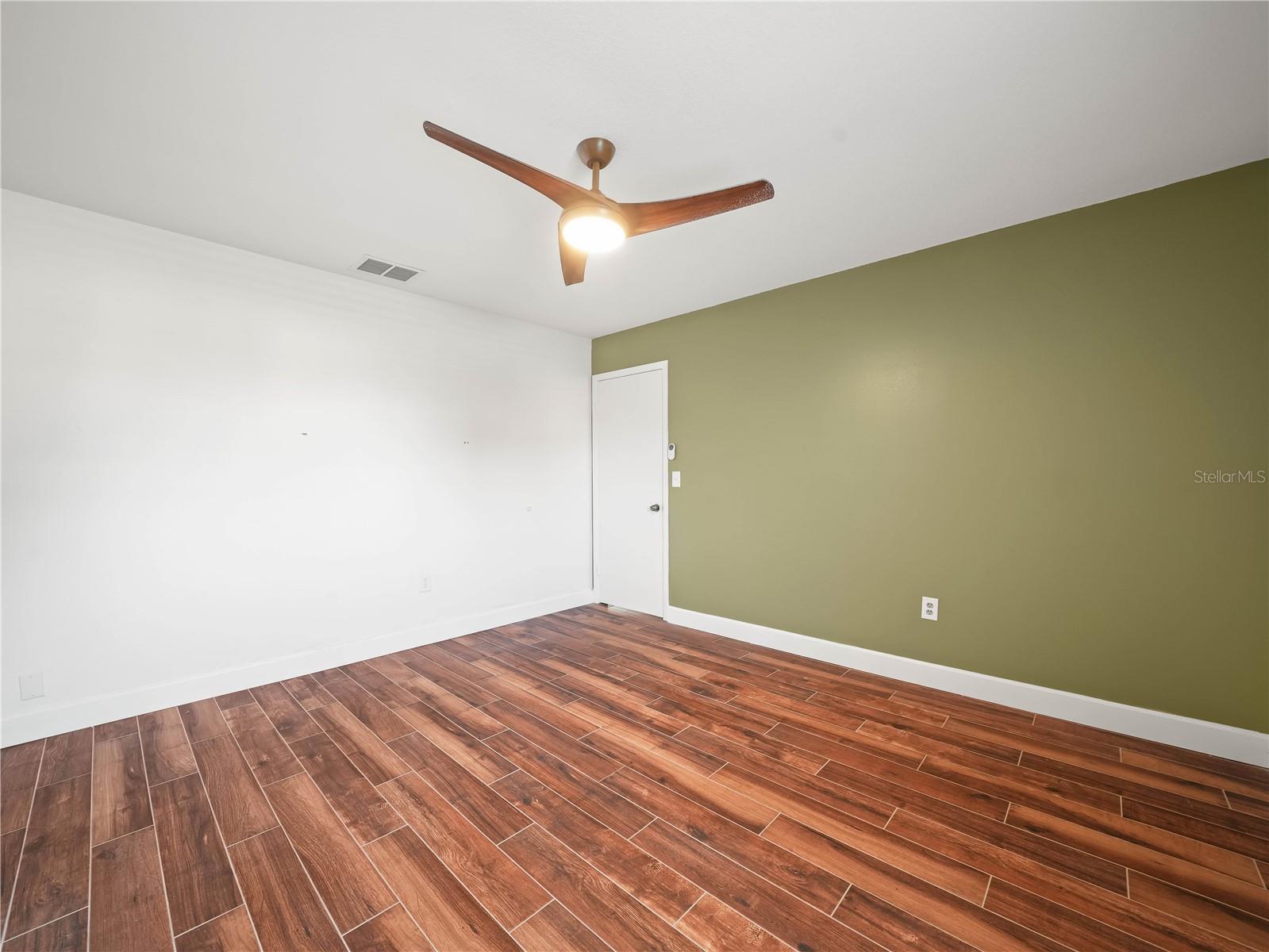 Image 10 of 23 For 901 Spicewood Drive