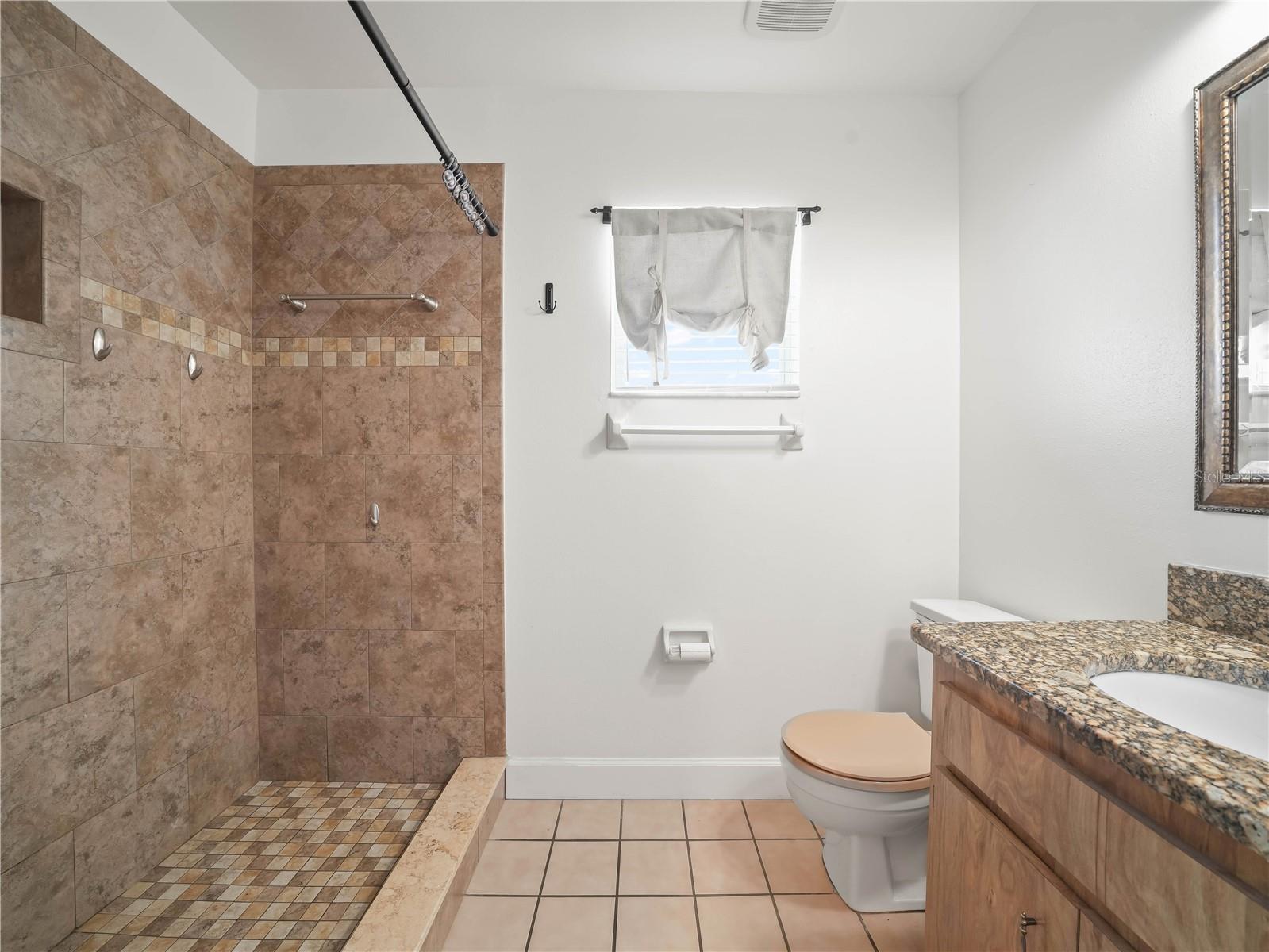 Image 11 of 23 For 901 Spicewood Drive