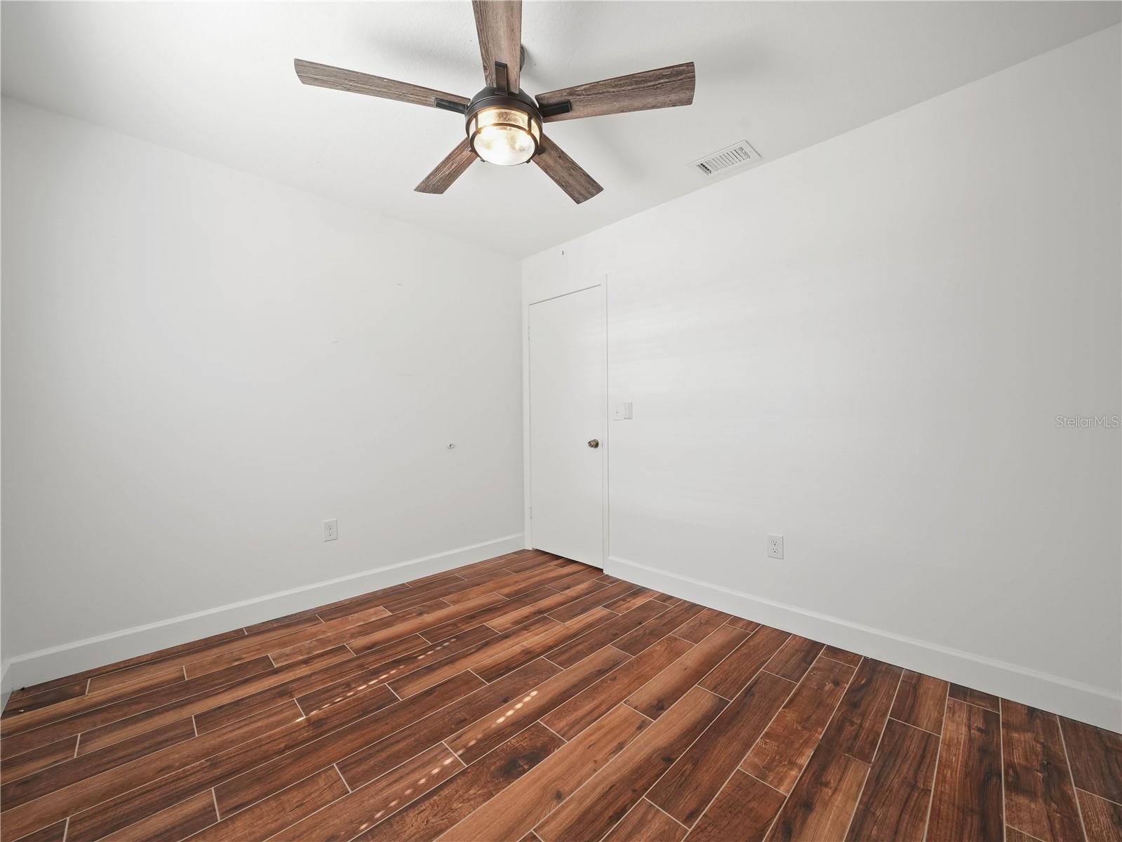 Image 15 of 23 For 901 Spicewood Drive