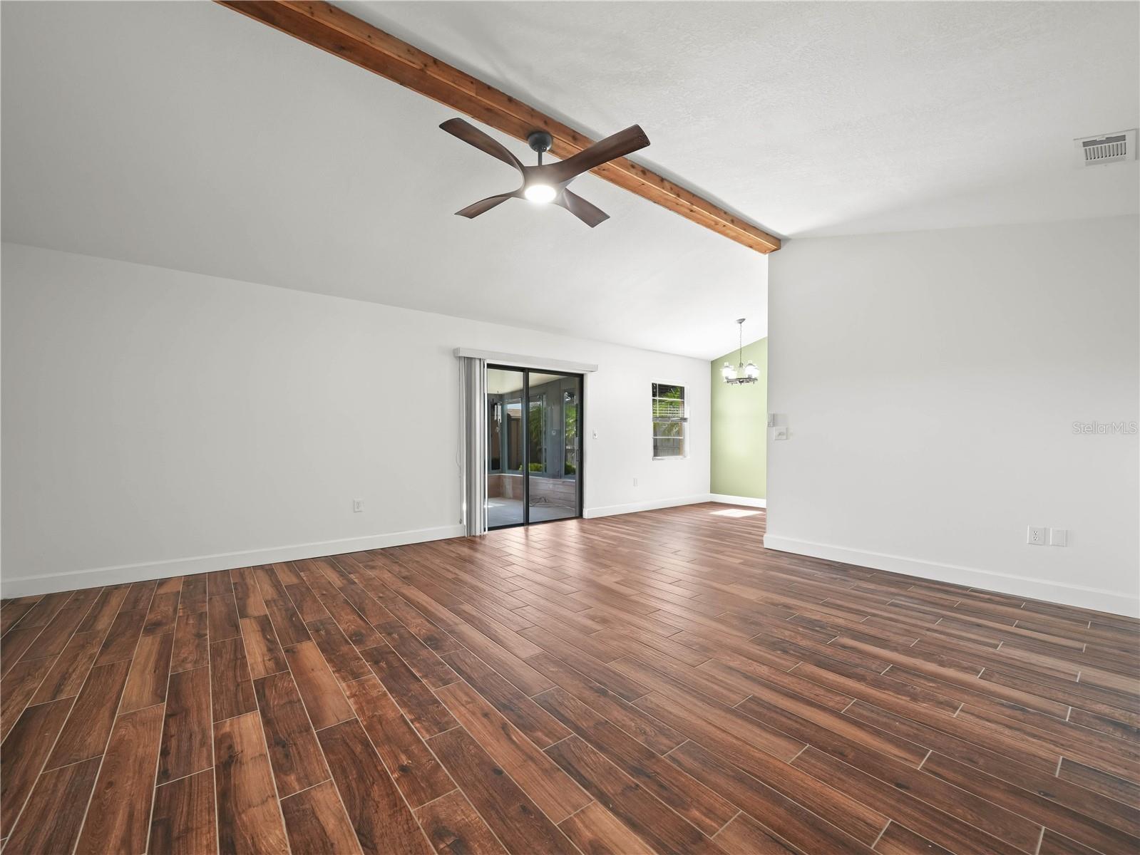 Image 3 of 23 For 901 Spicewood Drive