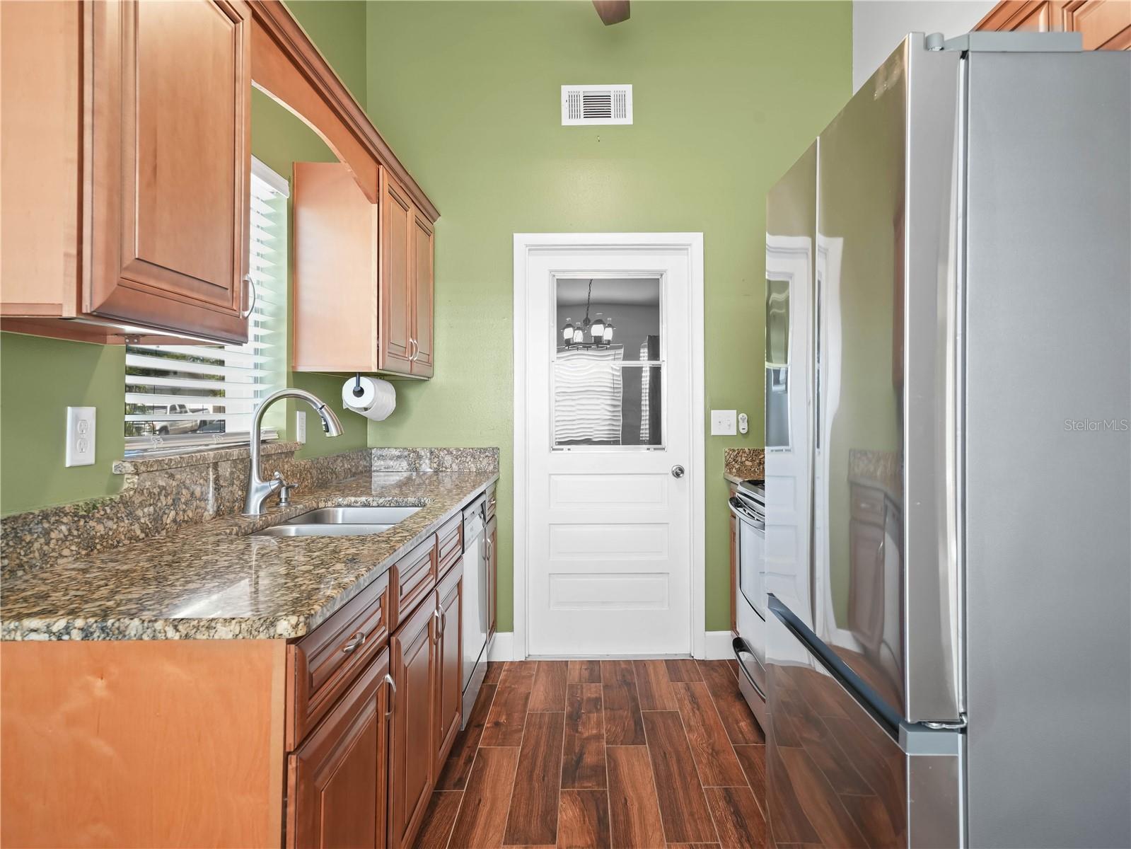 Image 8 of 23 For 901 Spicewood Drive