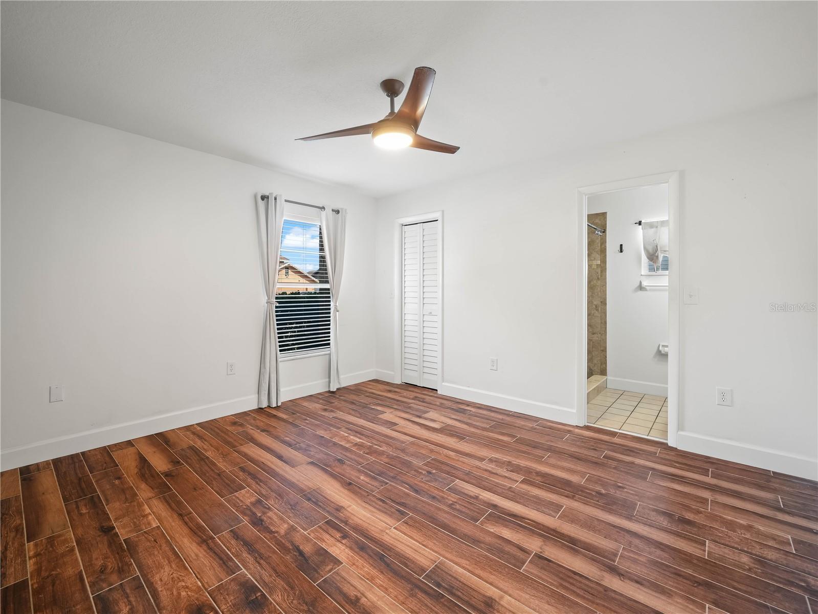 Image 9 of 23 For 901 Spicewood Drive