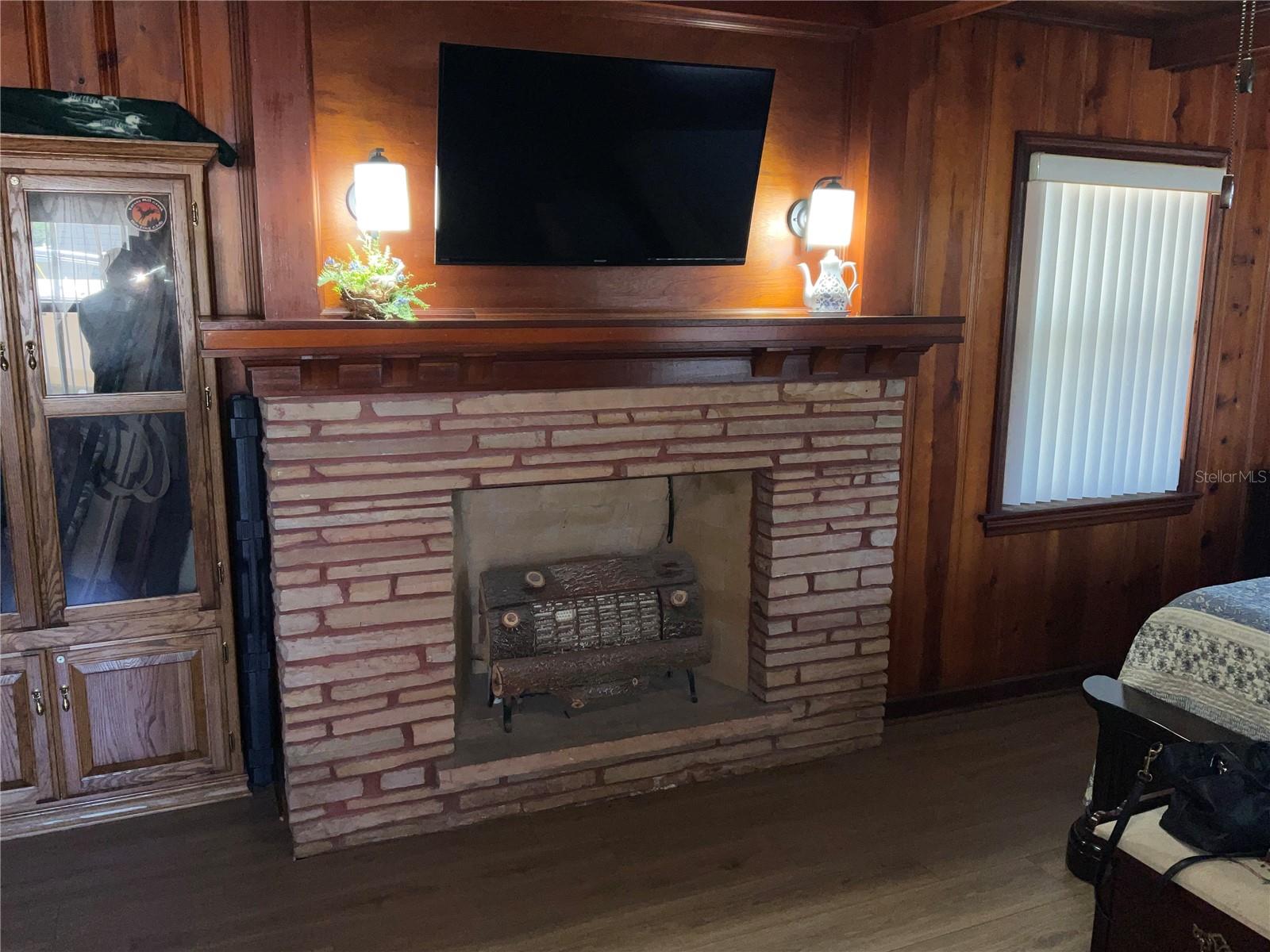 Image 12 of 36 For 427 Longfellow Boulevard