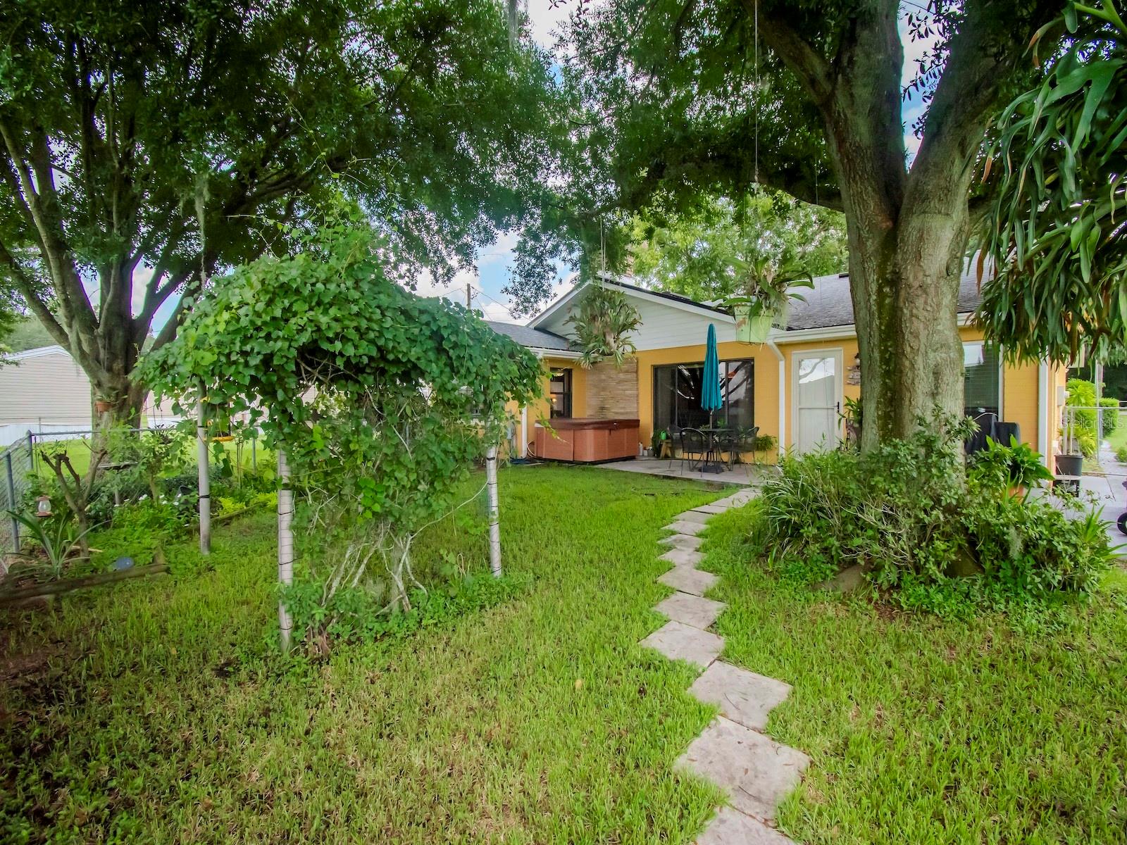 Image 24 of 36 For 427 Longfellow Boulevard