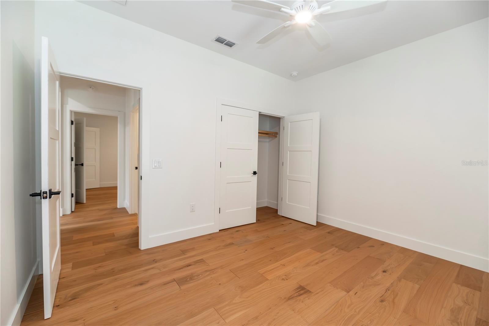 Image 22 of 41 For 527 Park Street