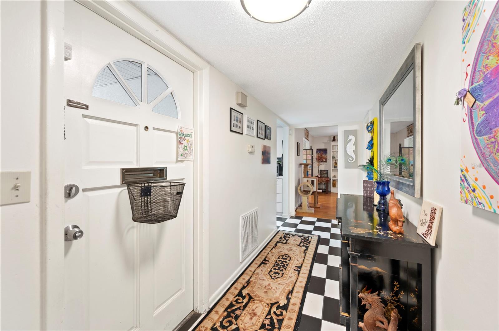Image 9 of 30 For 512 Cameo Drive