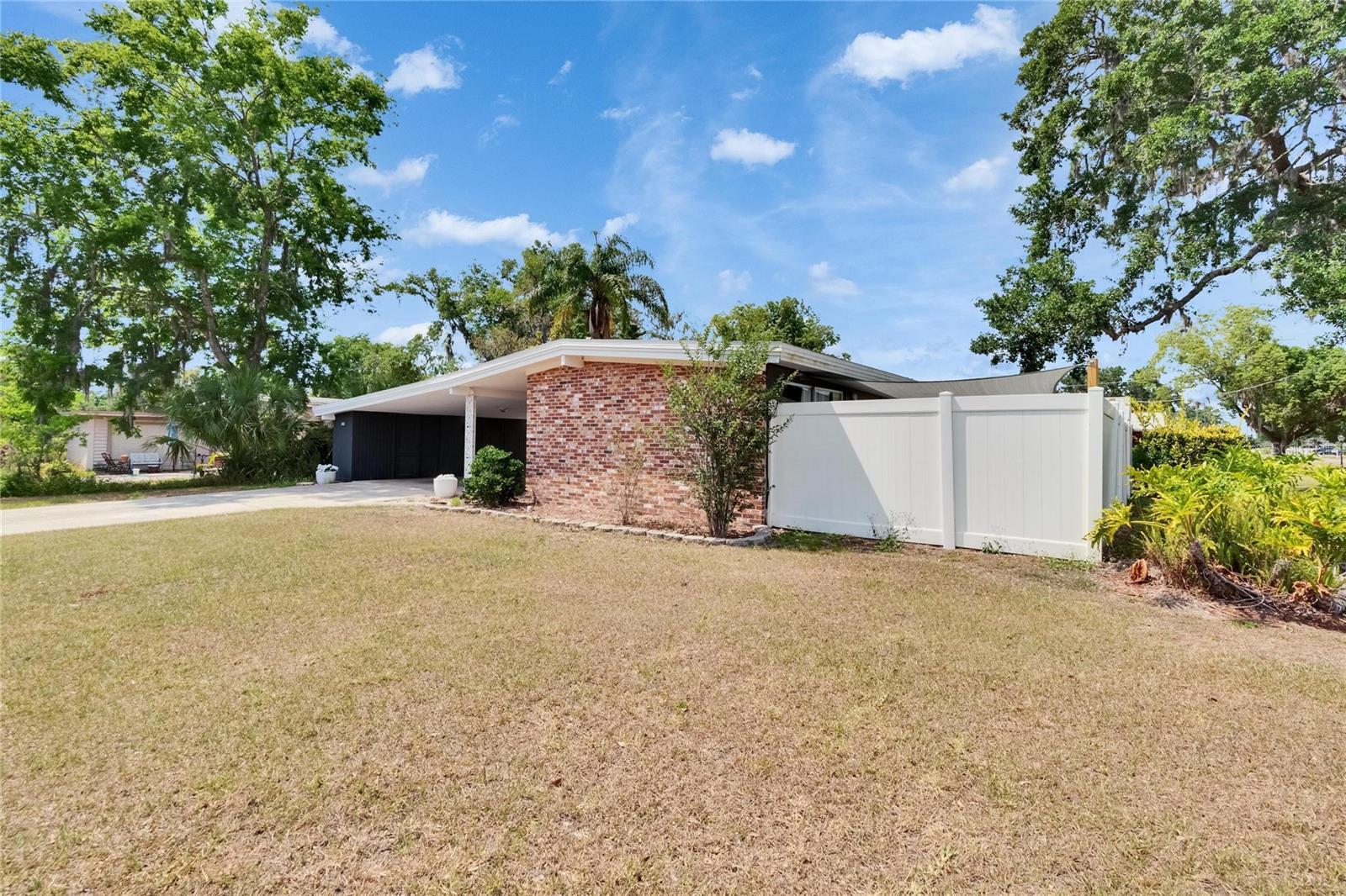 Image 12 of 62 For 802 Russell Drive