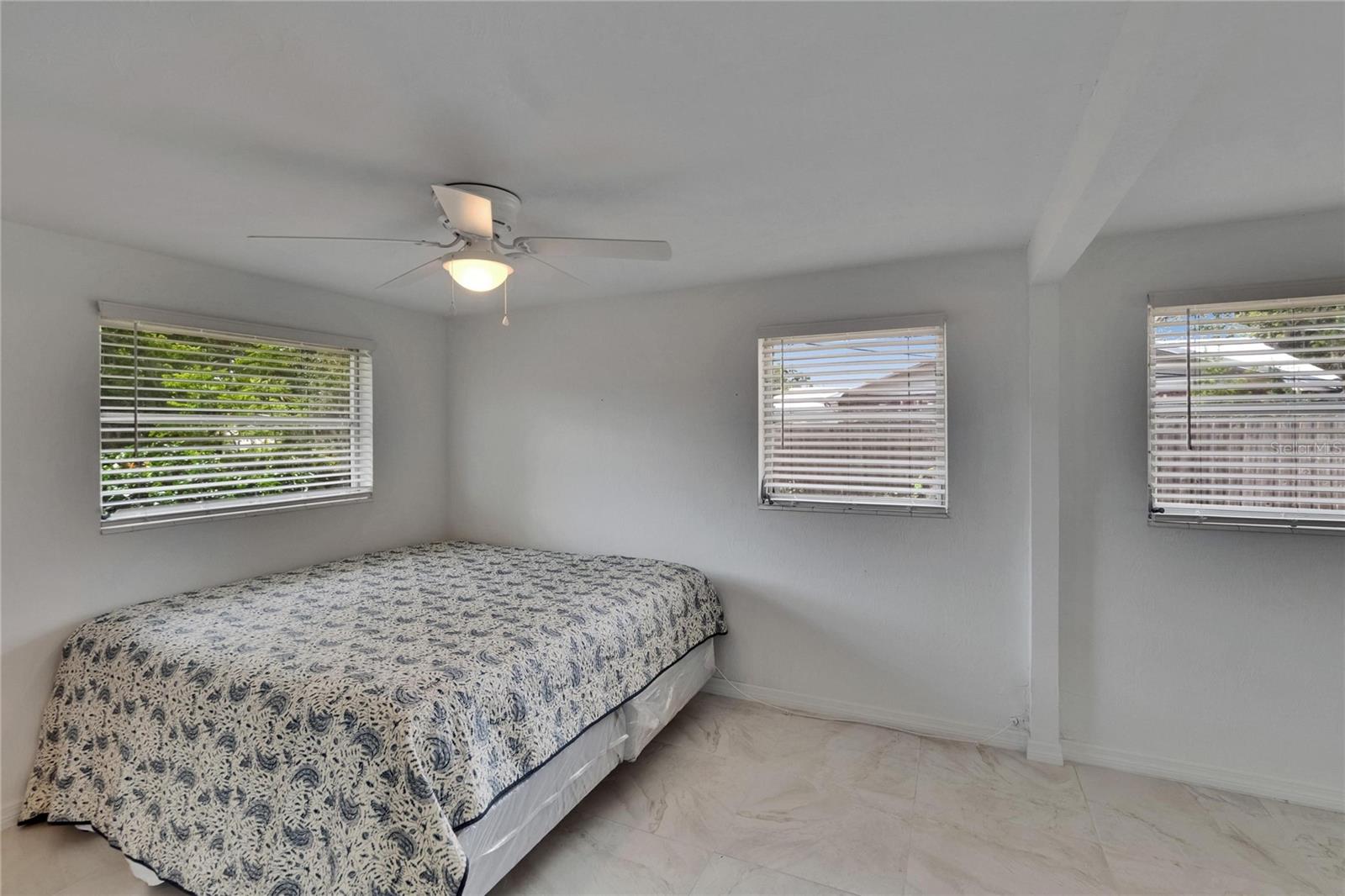 Image 38 of 62 For 802 Russell Drive