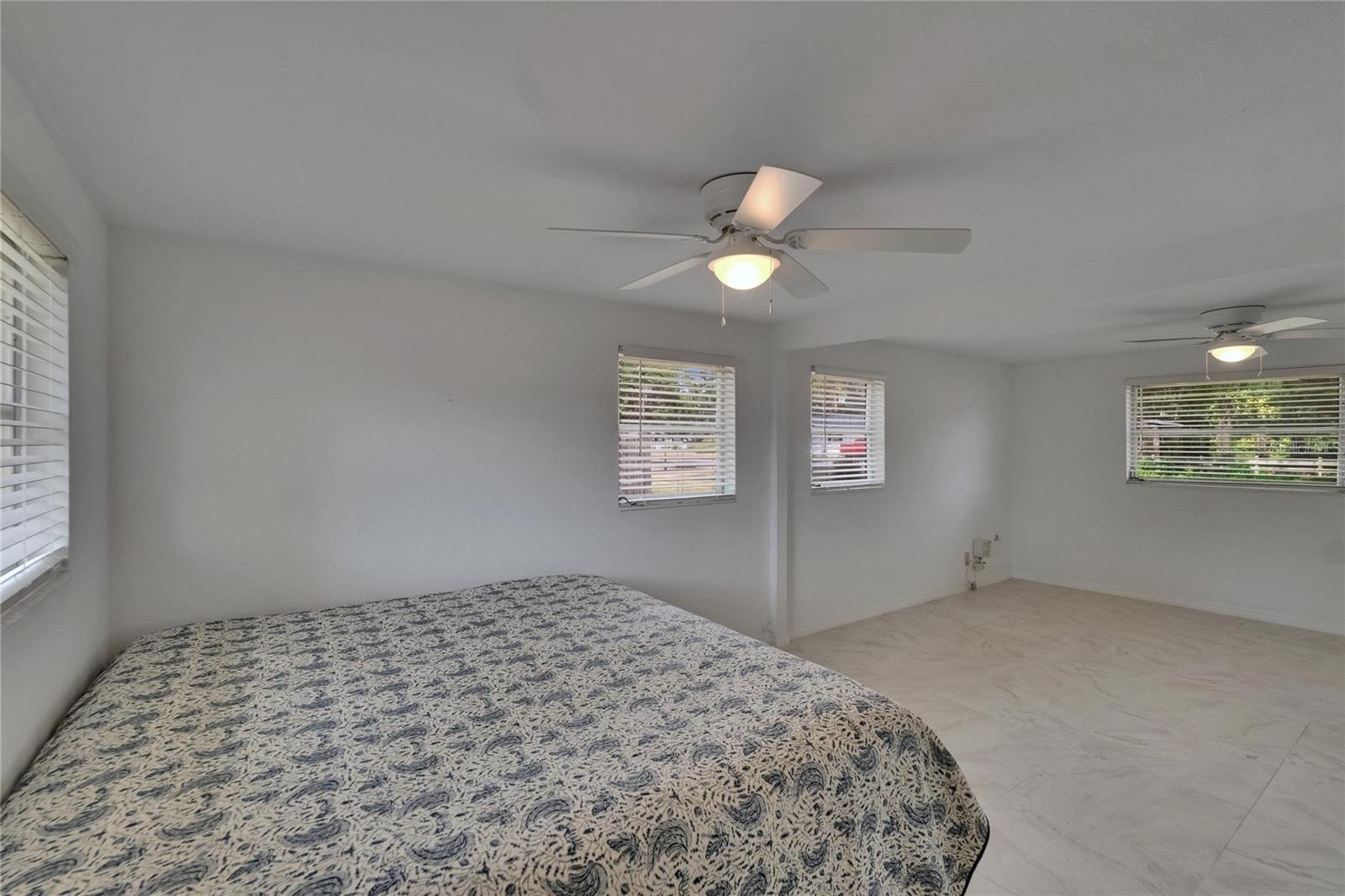 Image 43 of 62 For 802 Russell Drive
