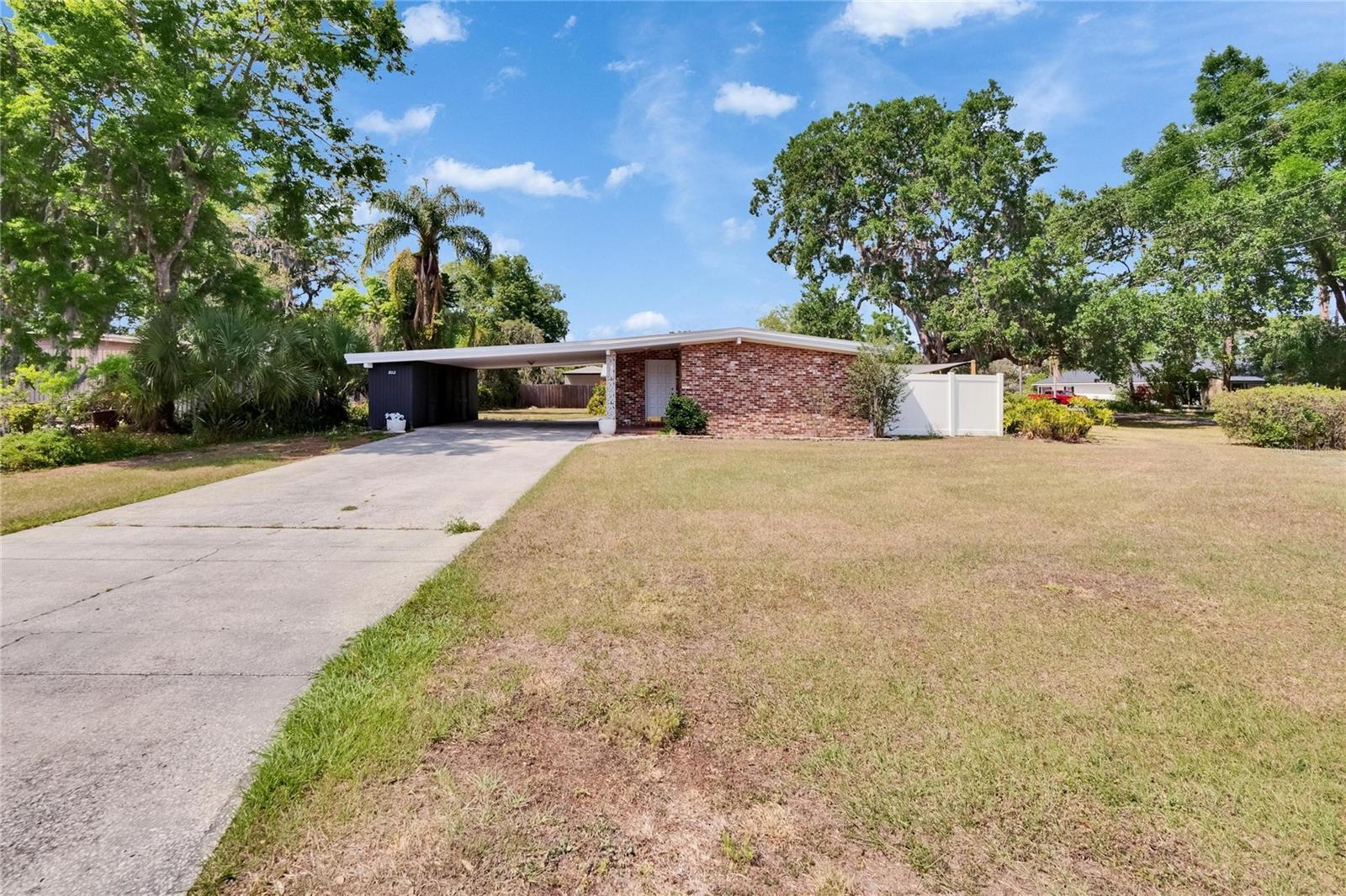 Image 7 of 62 For 802 Russell Drive