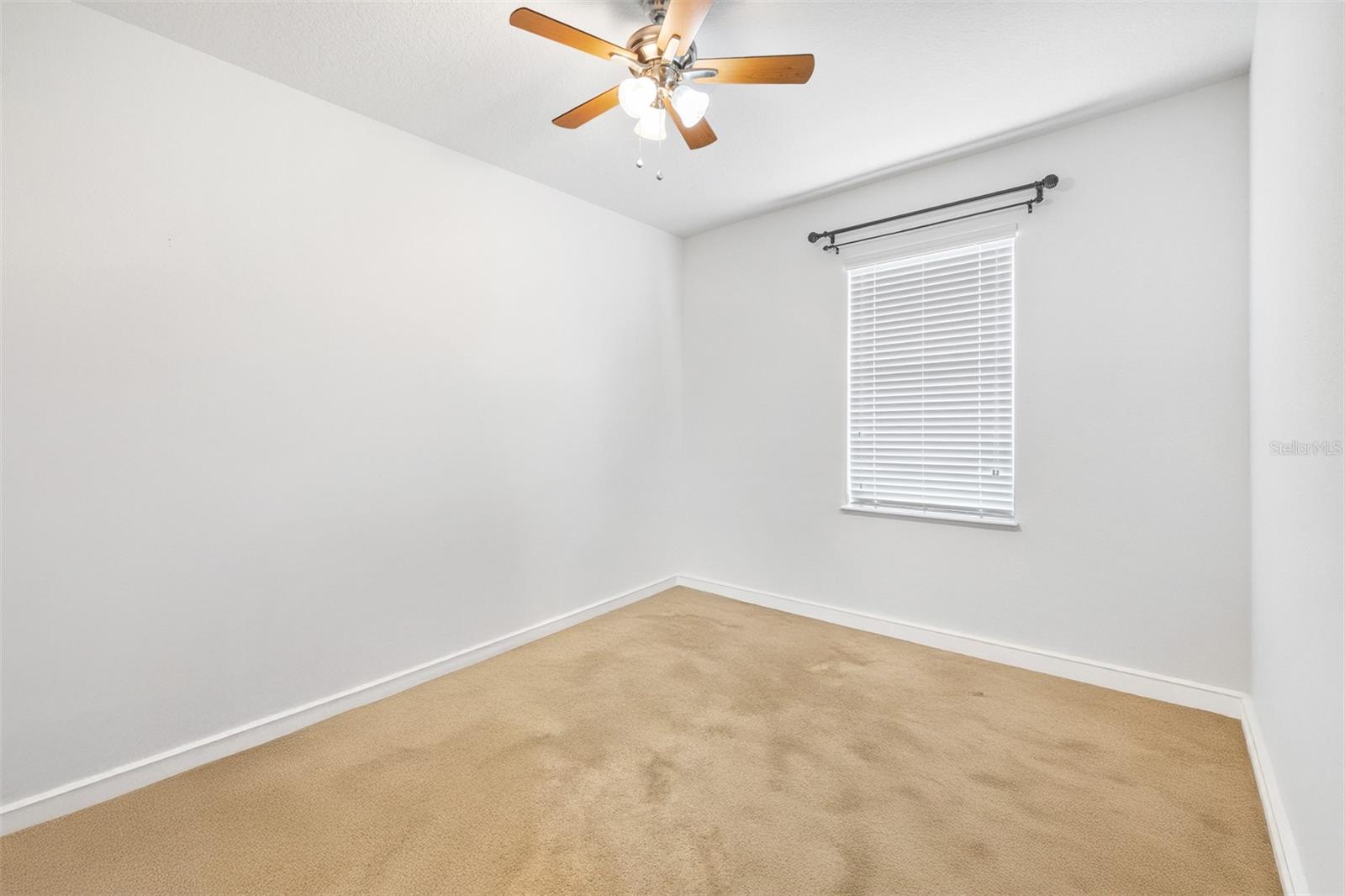 Image 16 of 36 For 983 Revere Avenue
