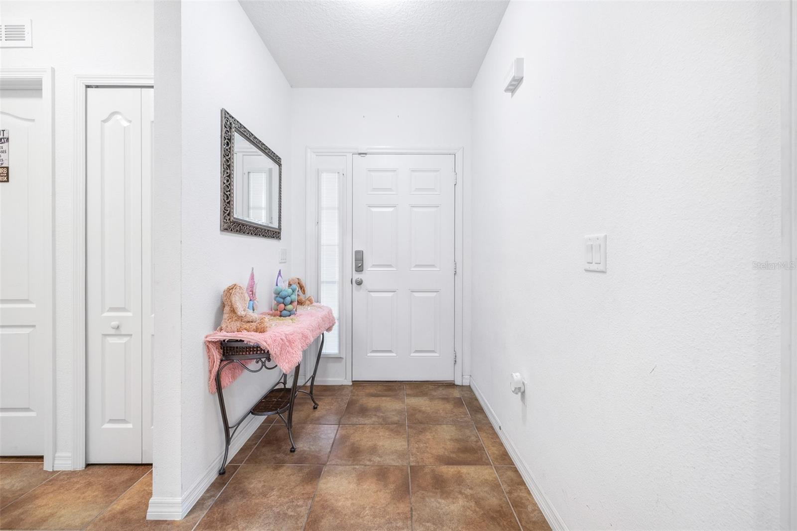 Image 3 of 36 For 983 Revere Avenue