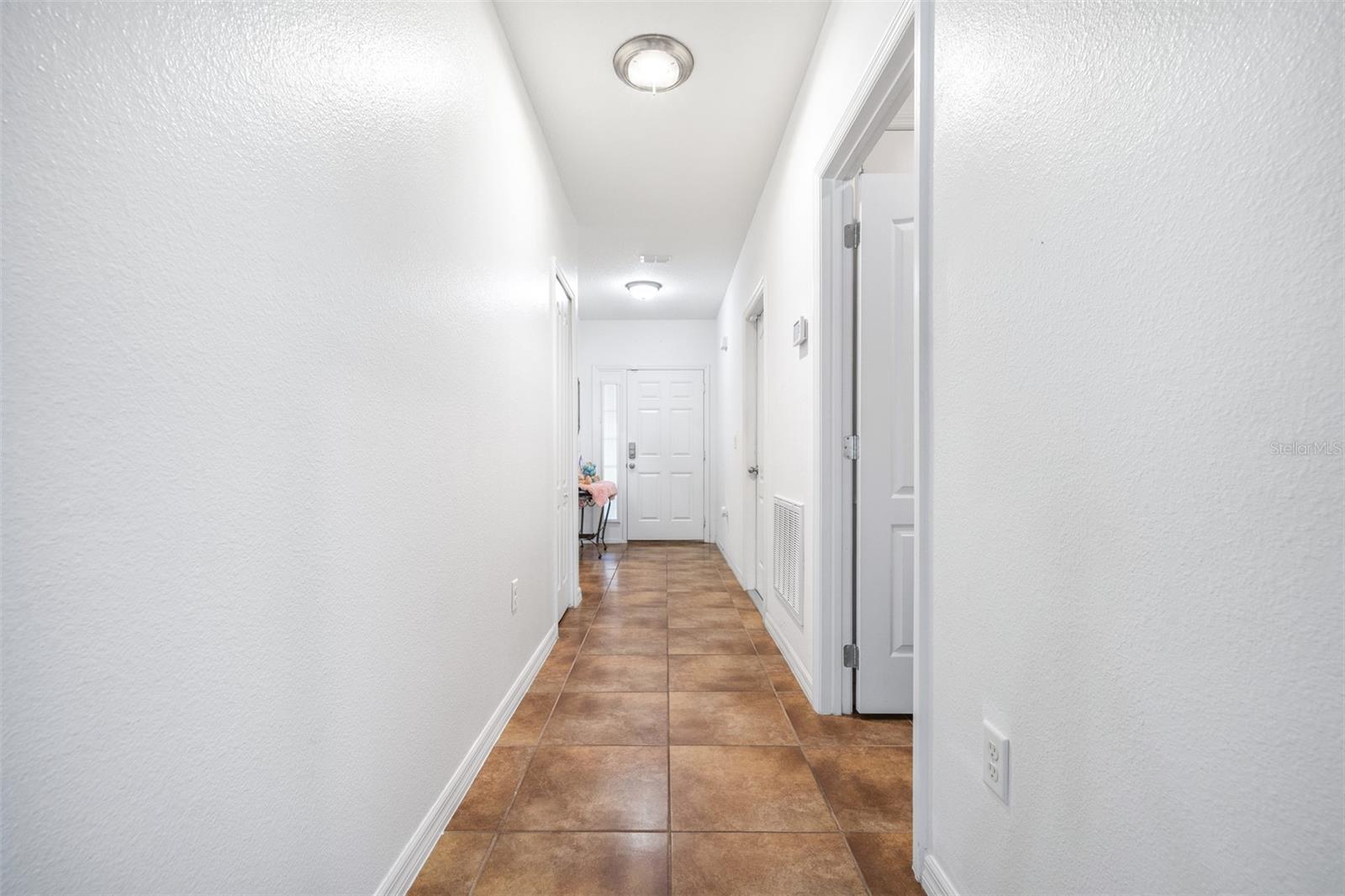 Image 4 of 36 For 983 Revere Avenue