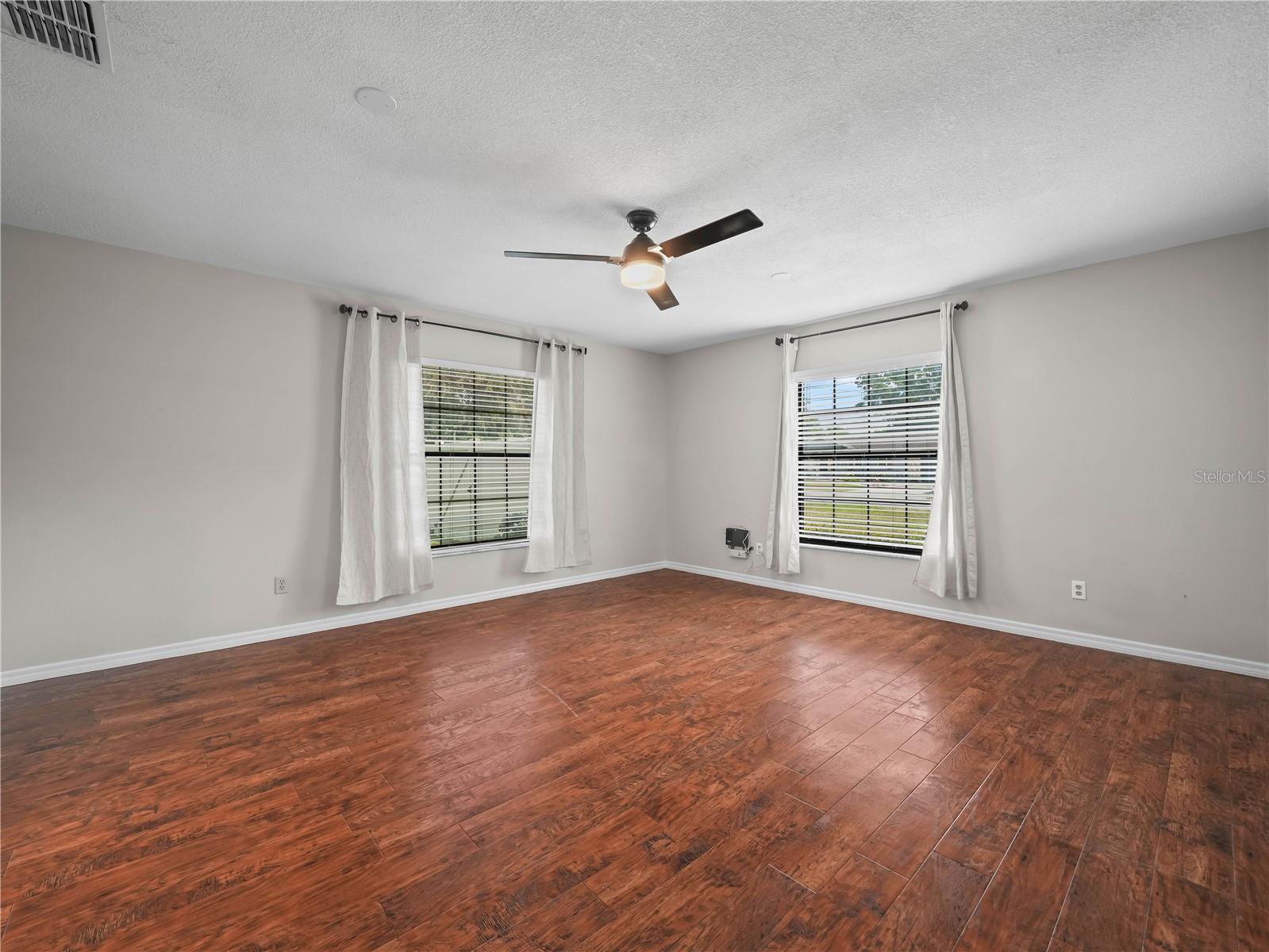 Image 14 of 32 For 3002 Helms Drive