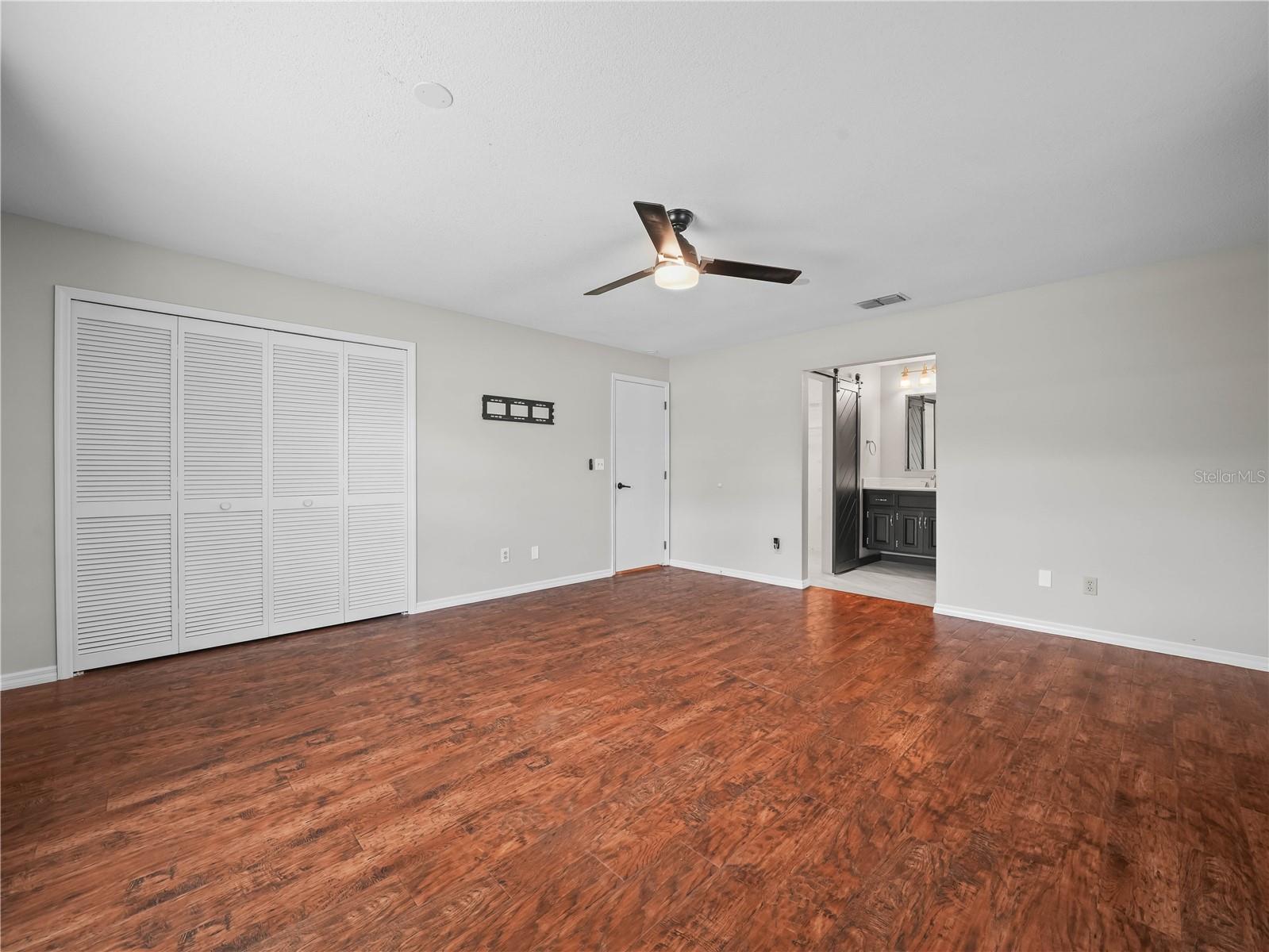 Image 15 of 32 For 3002 Helms Drive
