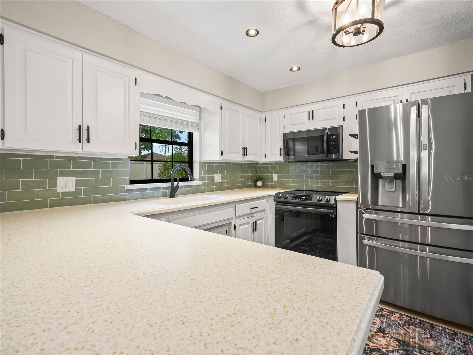 Image 8 of 32 For 3002 Helms Drive