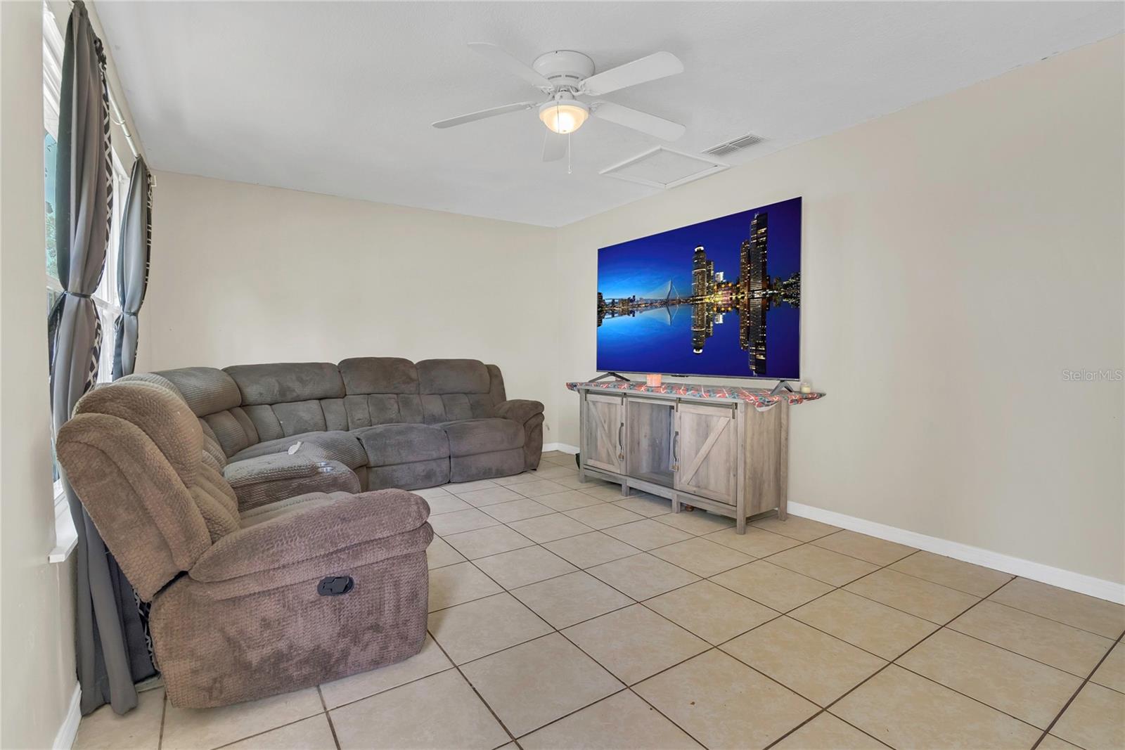 Image 5 of 27 For 7208 Thomas Jefferson Circle