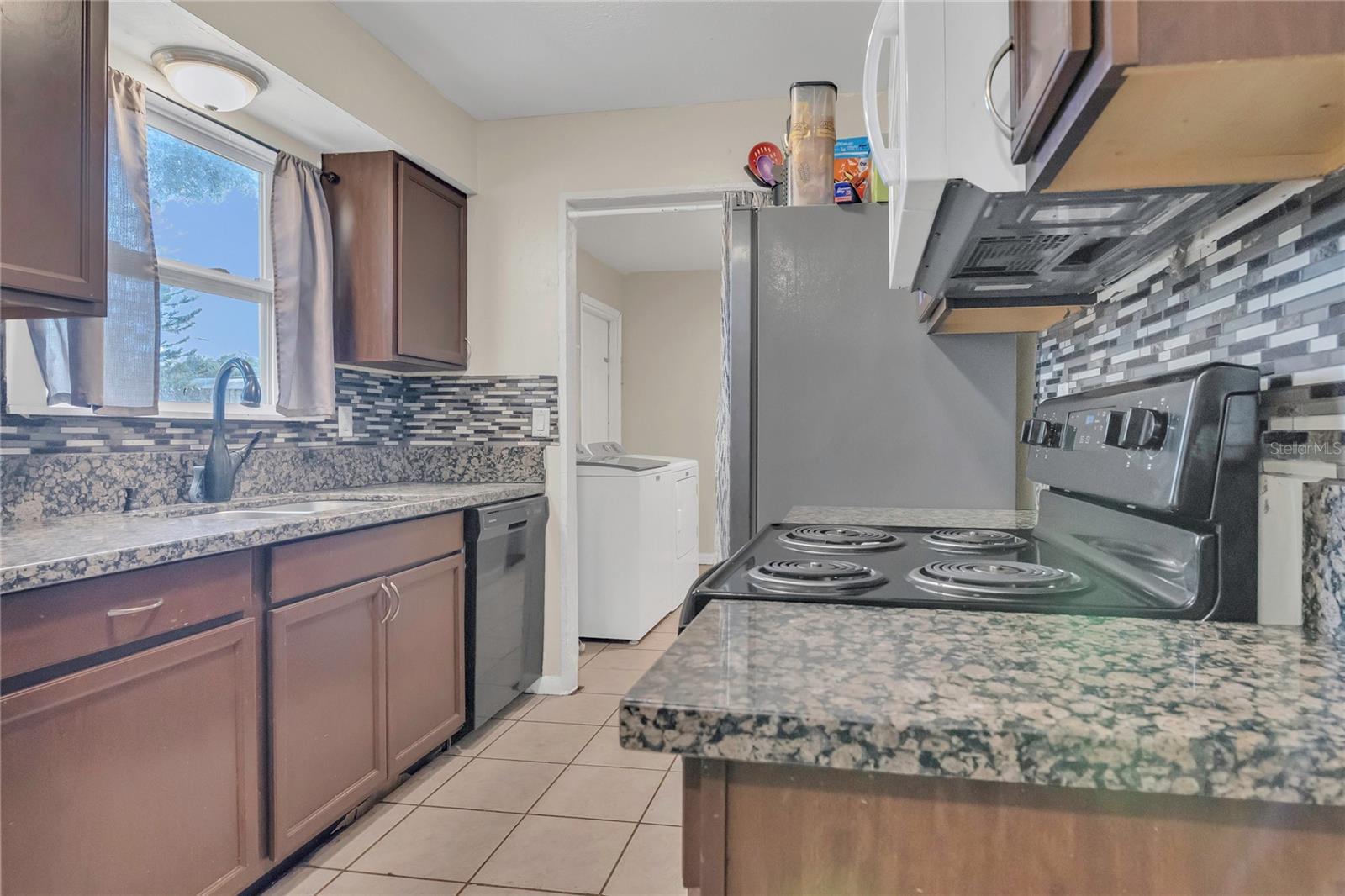 Image 7 of 27 For 7208 Thomas Jefferson Circle