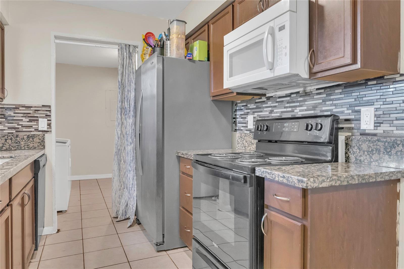 Image 8 of 27 For 7208 Thomas Jefferson Circle