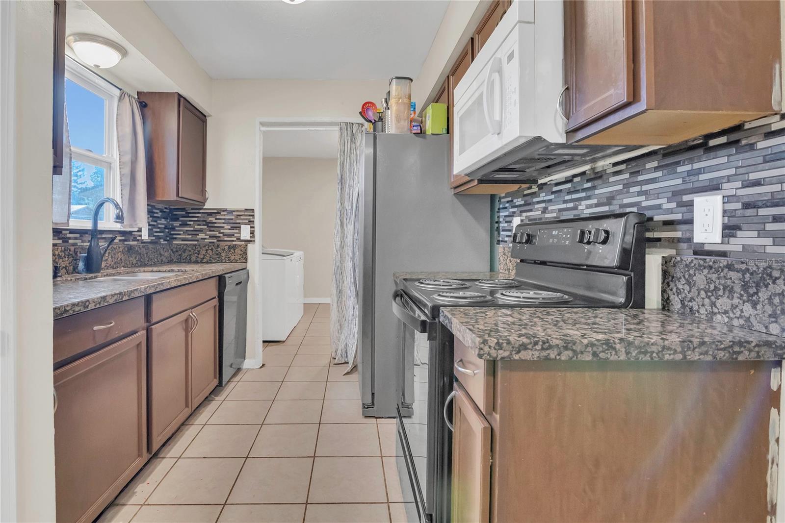 Image 9 of 27 For 7208 Thomas Jefferson Circle